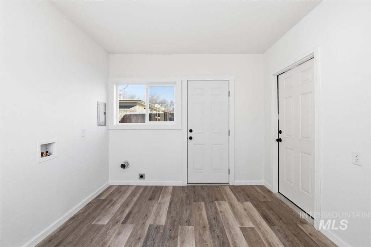 810 E 9Th N, Mountain Home, Idaho 83647, 3 Bedrooms, 1 Bathroom, Residential For Sale, Price $299,000,MLS 98978901