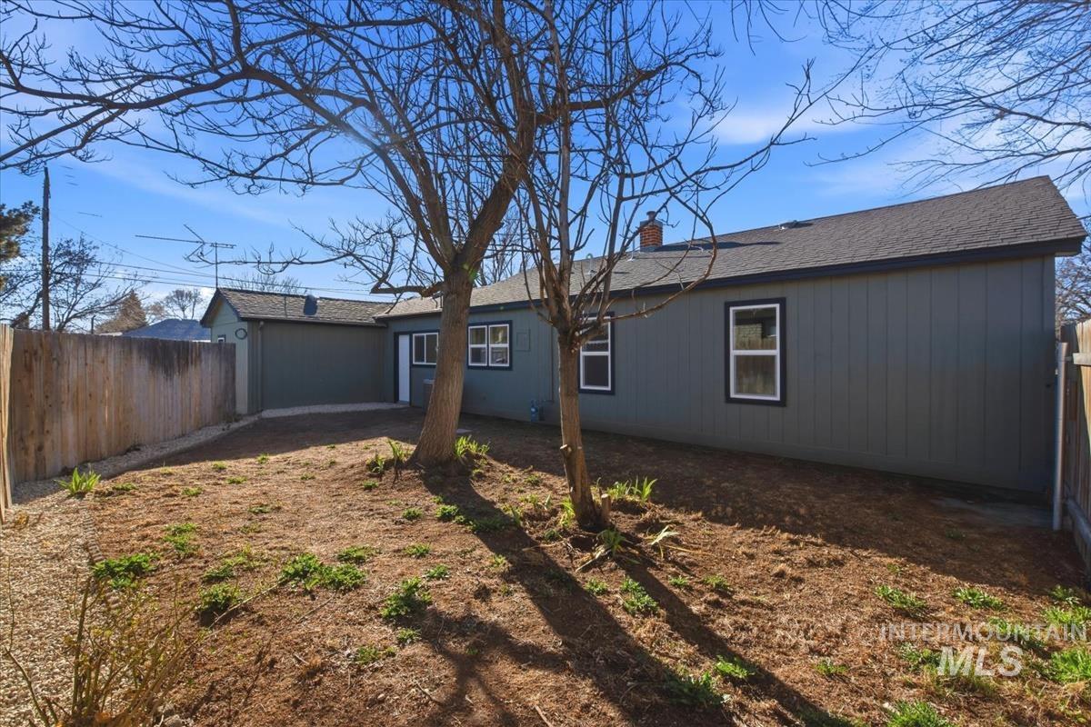 810 E 9Th N, Mountain Home, Idaho 83647, 3 Bedrooms, 1 Bathroom, Residential For Sale, Price $299,000,MLS 98978901