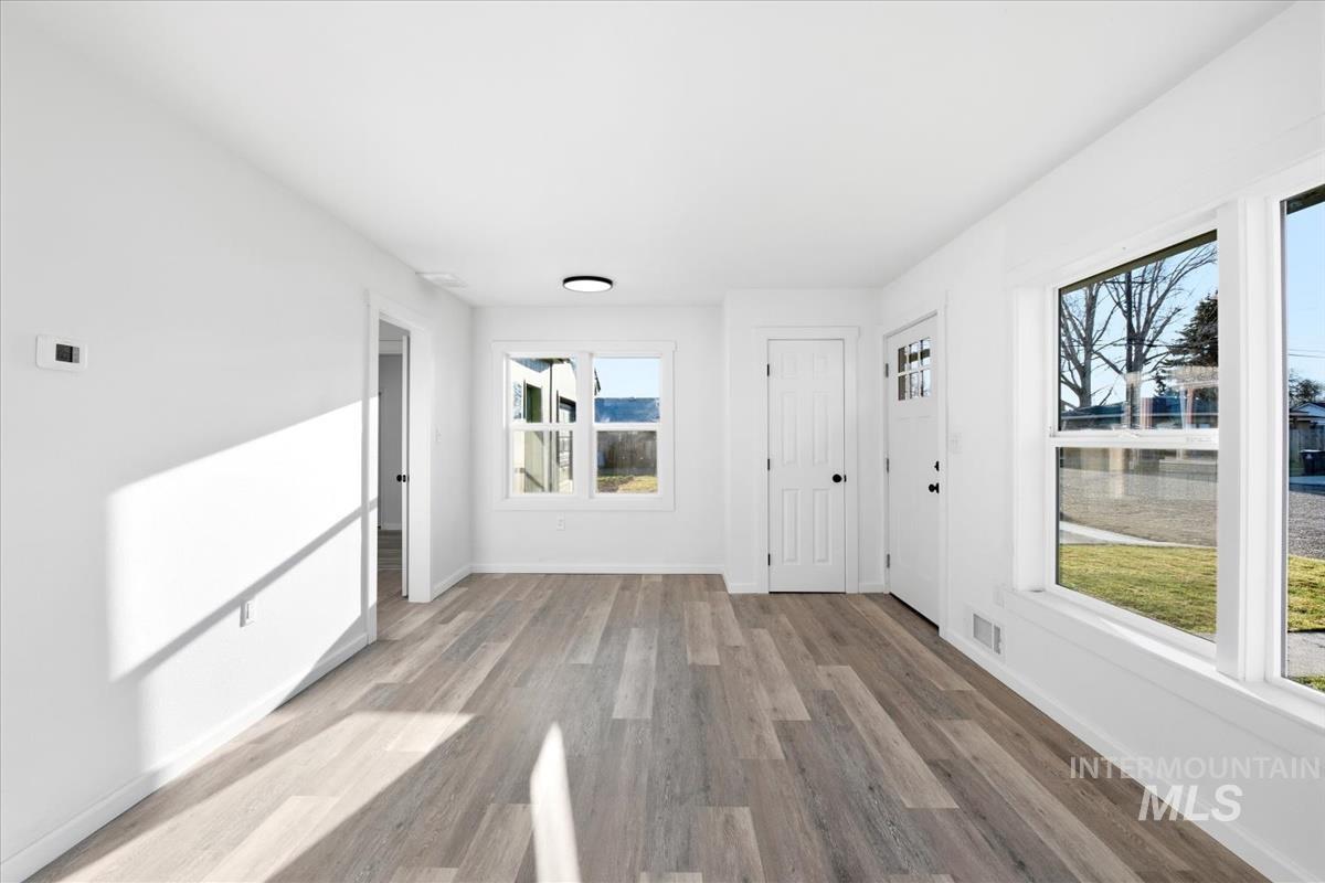 810 E 9Th N, Mountain Home, Idaho 83647, 3 Bedrooms, 1 Bathroom, Residential For Sale, Price $299,000,MLS 98978901