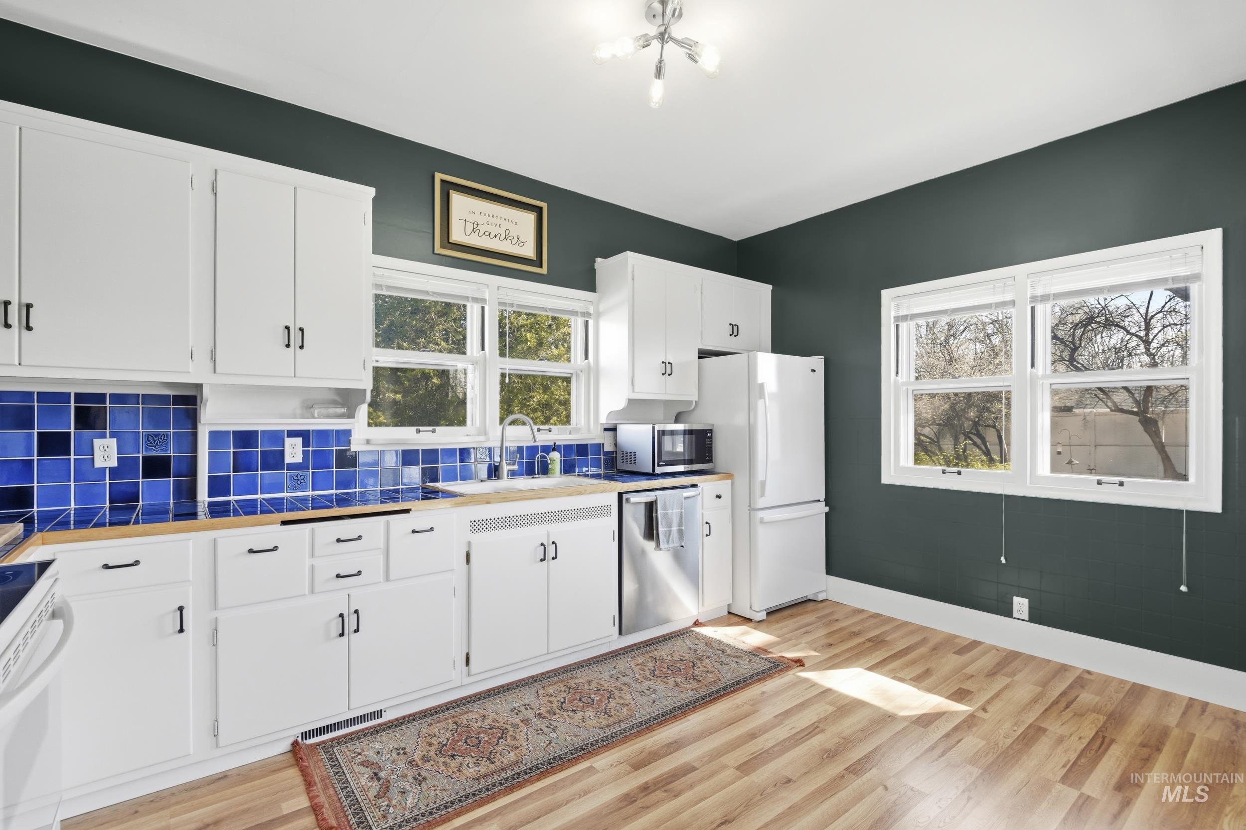 1521 Idaho Avenue, Caldwell, Idaho 83605, 3 Bedrooms, 2 Bathrooms, Residential For Sale, Price $490,000,MLS 98978902