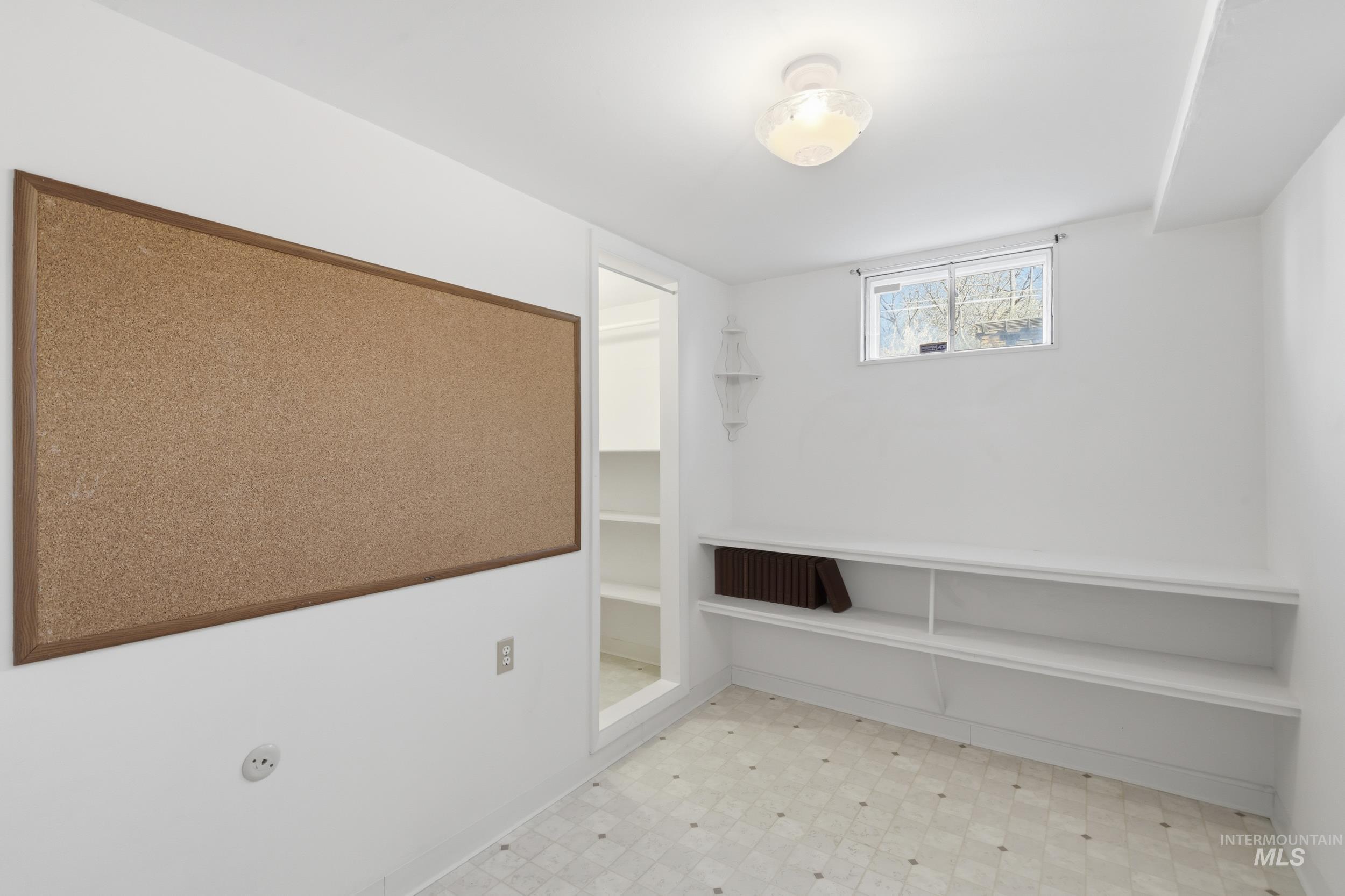 1521 Idaho Avenue, Caldwell, Idaho 83605, 3 Bedrooms, 2 Bathrooms, Residential For Sale, Price $490,000,MLS 98978902