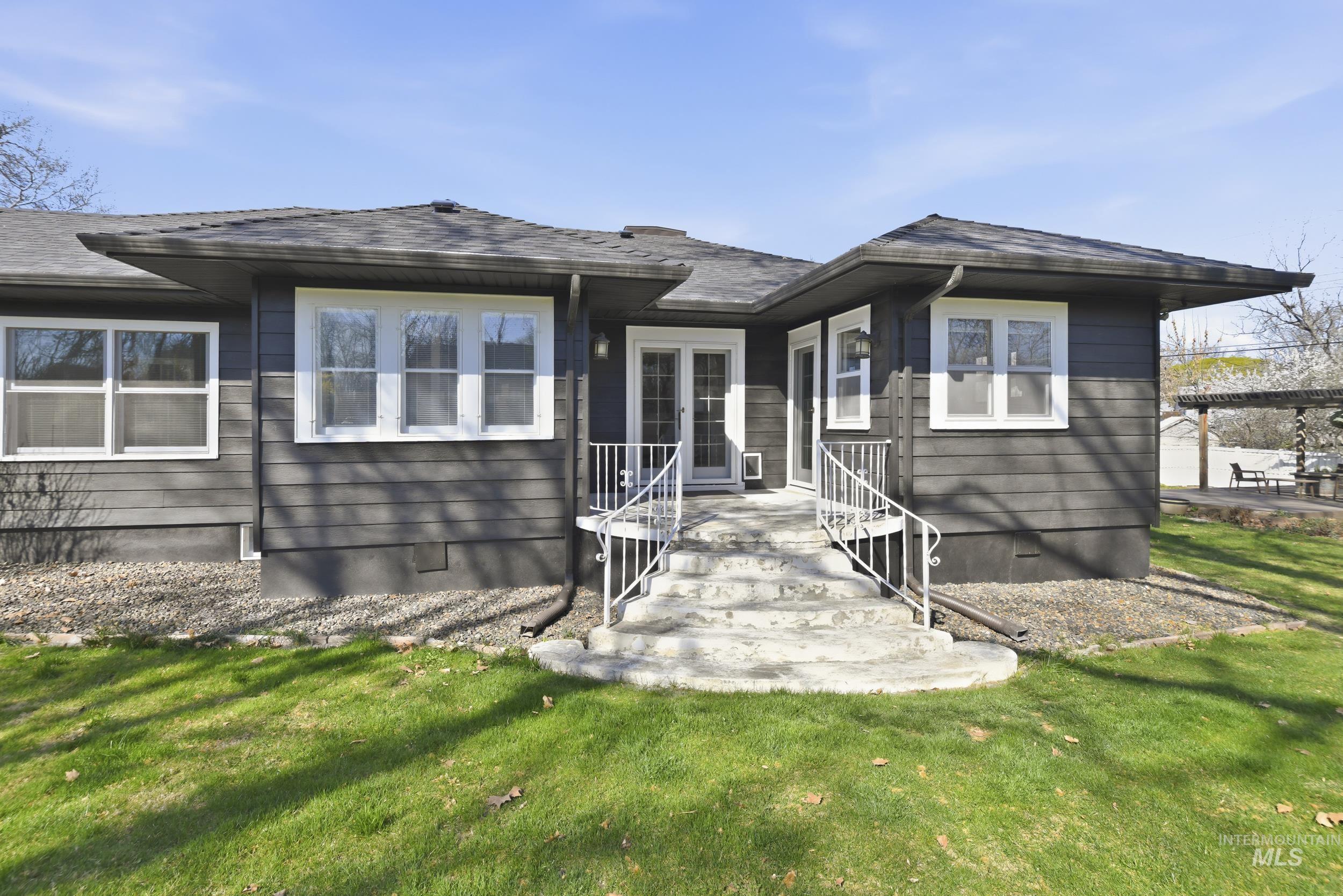 1521 Idaho Avenue, Caldwell, Idaho 83605, 3 Bedrooms, 2 Bathrooms, Residential For Sale, Price $490,000,MLS 98978902