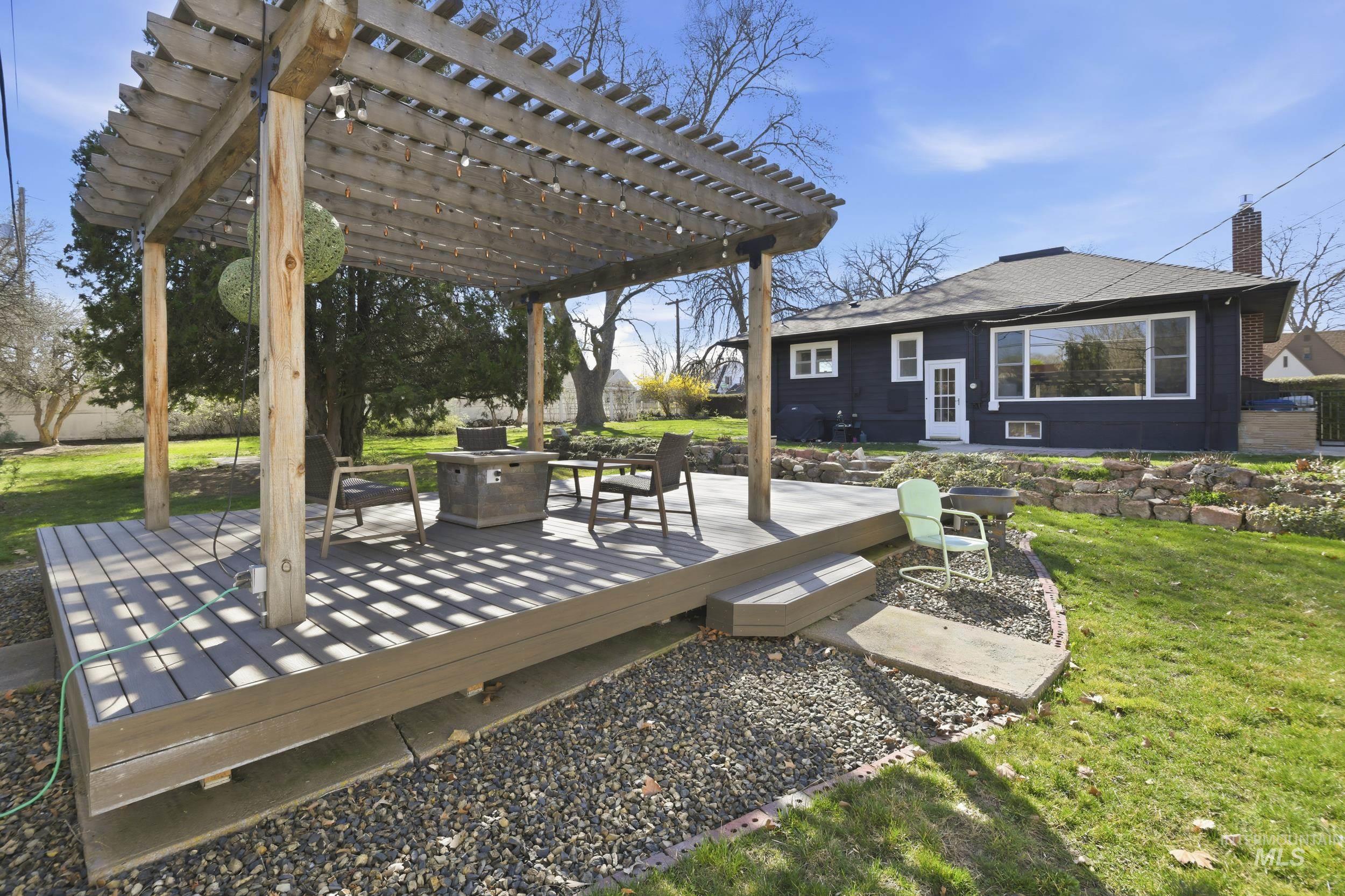 1521 Idaho Avenue, Caldwell, Idaho 83605, 3 Bedrooms, 2 Bathrooms, Residential For Sale, Price $490,000,MLS 98978902