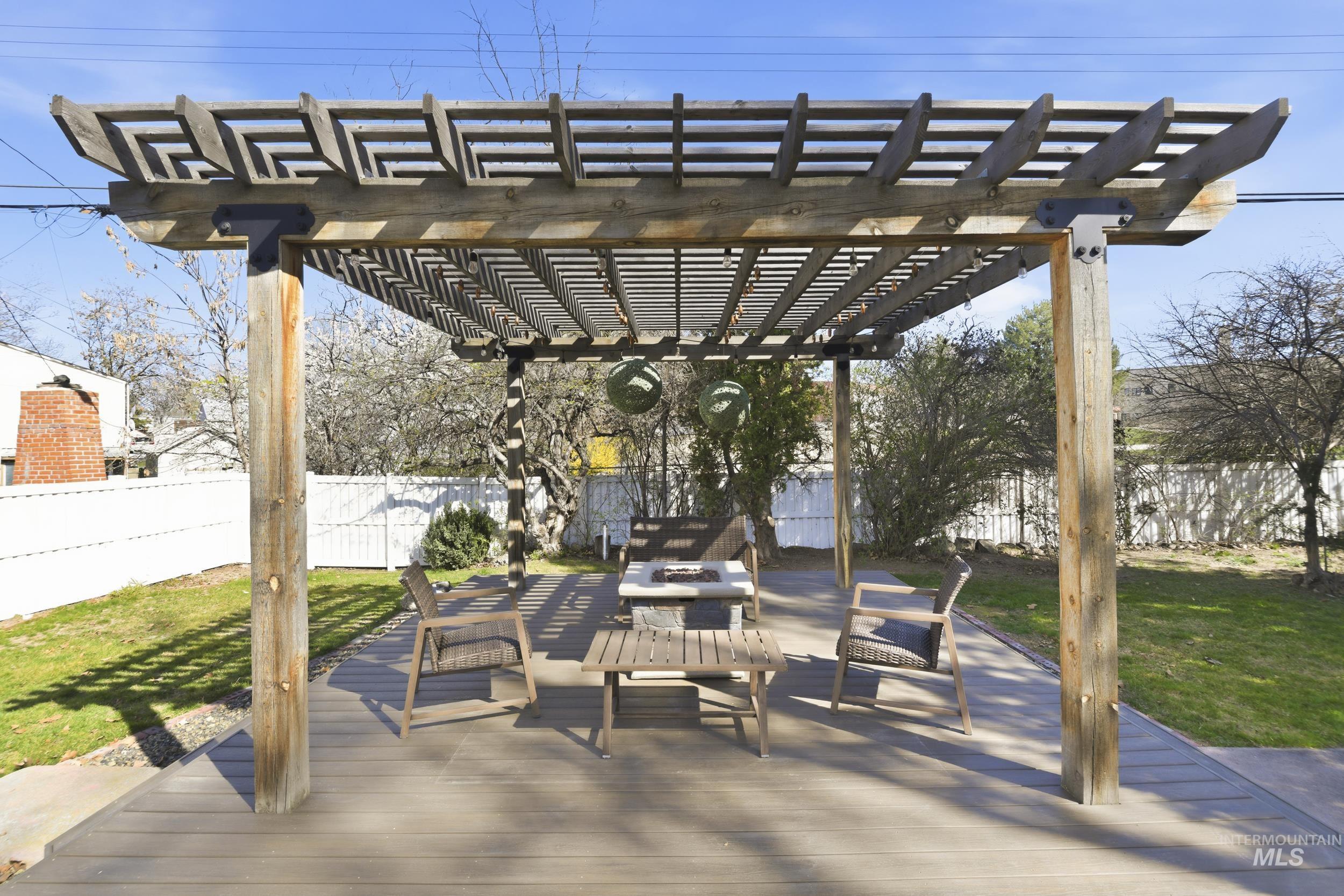 1521 Idaho Avenue, Caldwell, Idaho 83605, 3 Bedrooms, 2 Bathrooms, Residential For Sale, Price $490,000,MLS 98978902