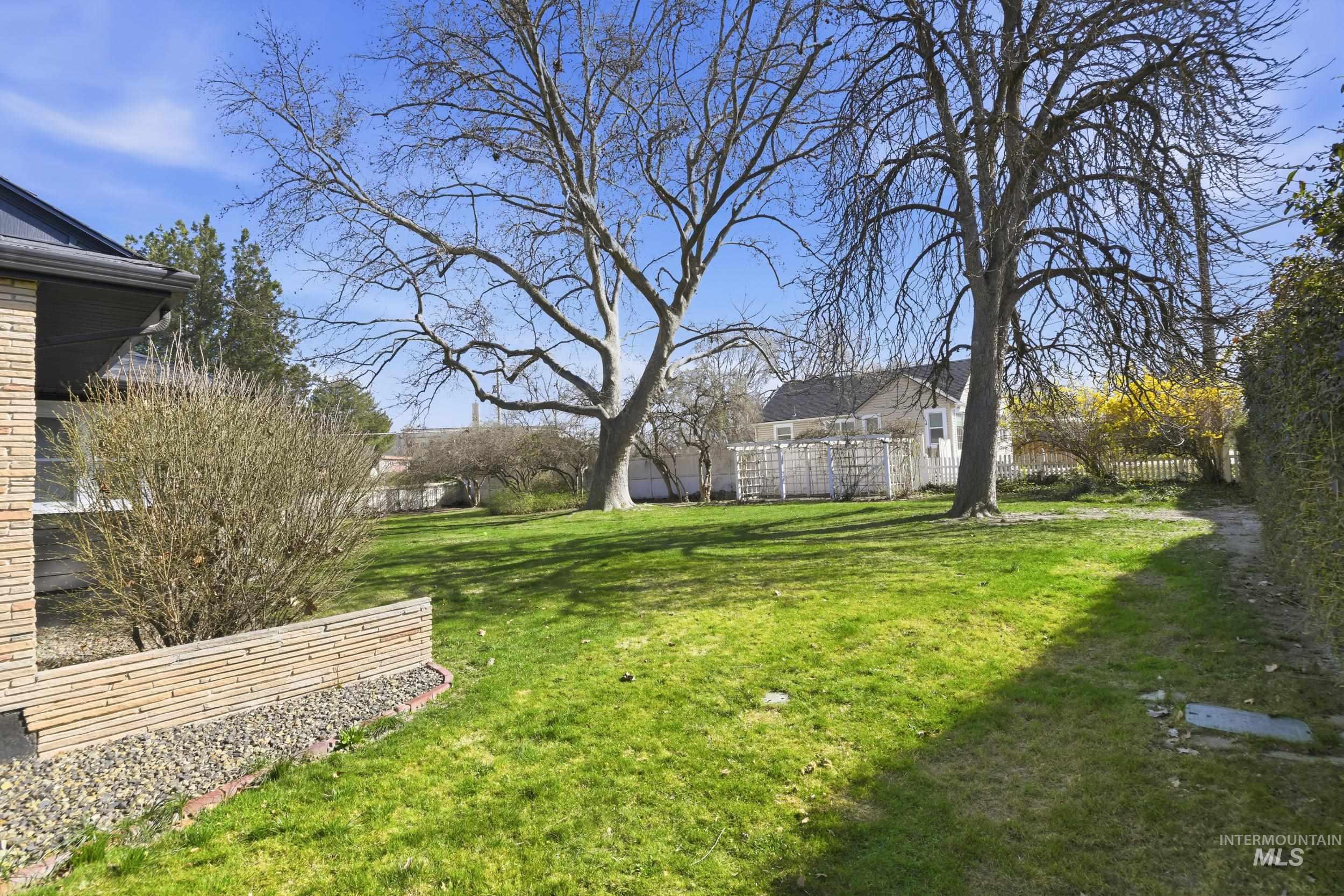 1521 Idaho Avenue, Caldwell, Idaho 83605, 3 Bedrooms, 2 Bathrooms, Residential For Sale, Price $490,000,MLS 98978902