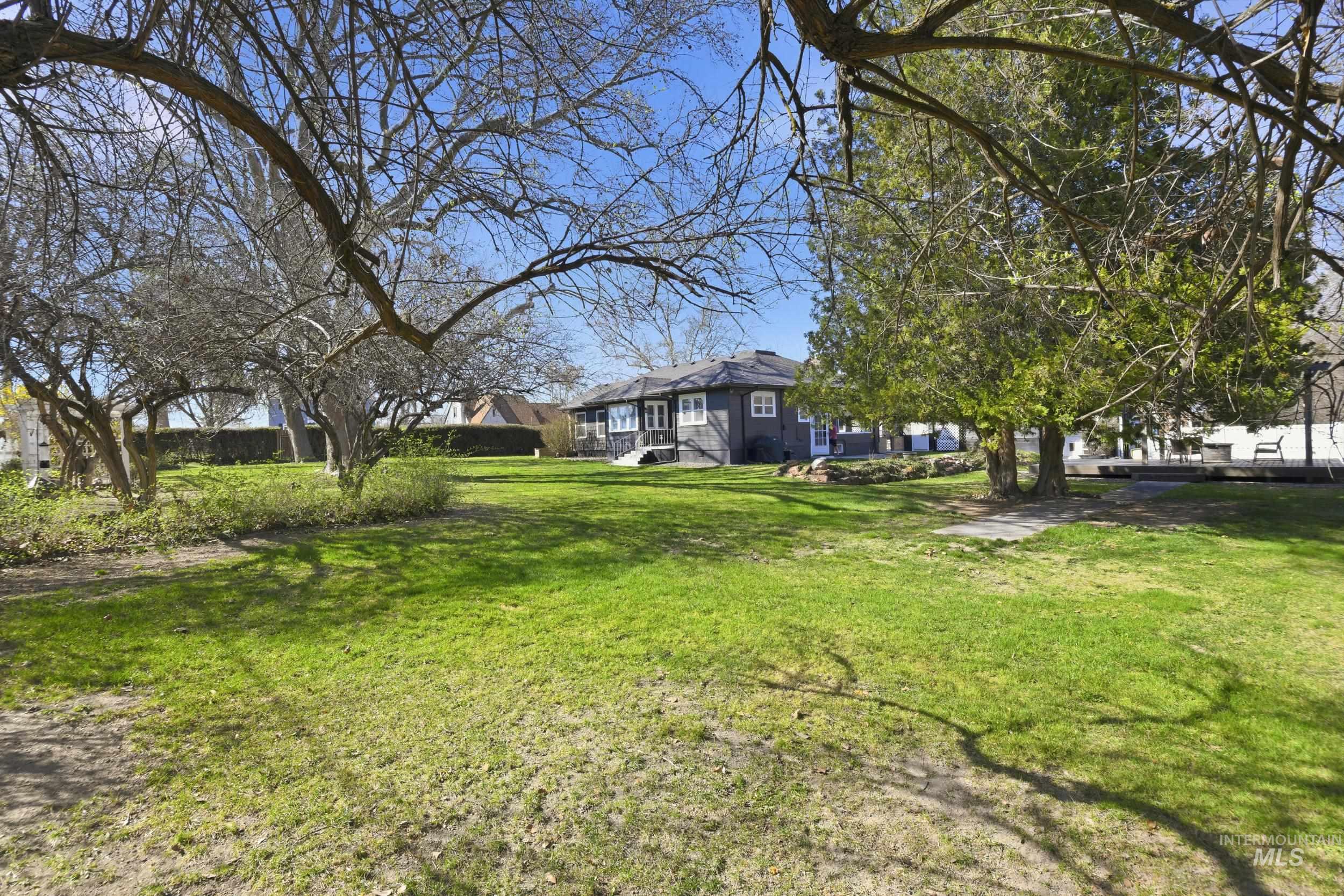 1521 Idaho Avenue, Caldwell, Idaho 83605, 3 Bedrooms, 2 Bathrooms, Residential For Sale, Price $490,000,MLS 98978902