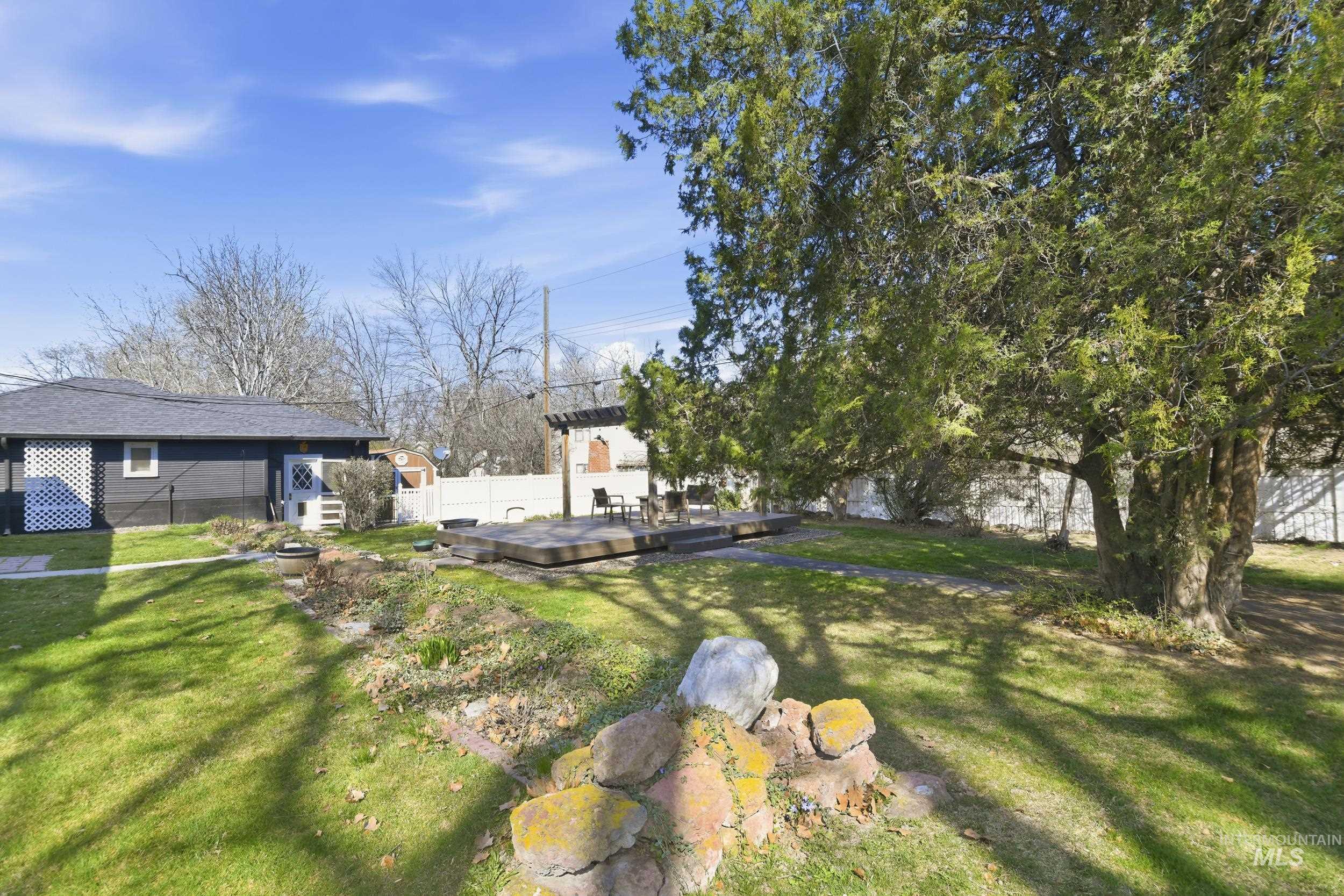 1521 Idaho Avenue, Caldwell, Idaho 83605, 3 Bedrooms, 2 Bathrooms, Residential For Sale, Price $490,000,MLS 98978902