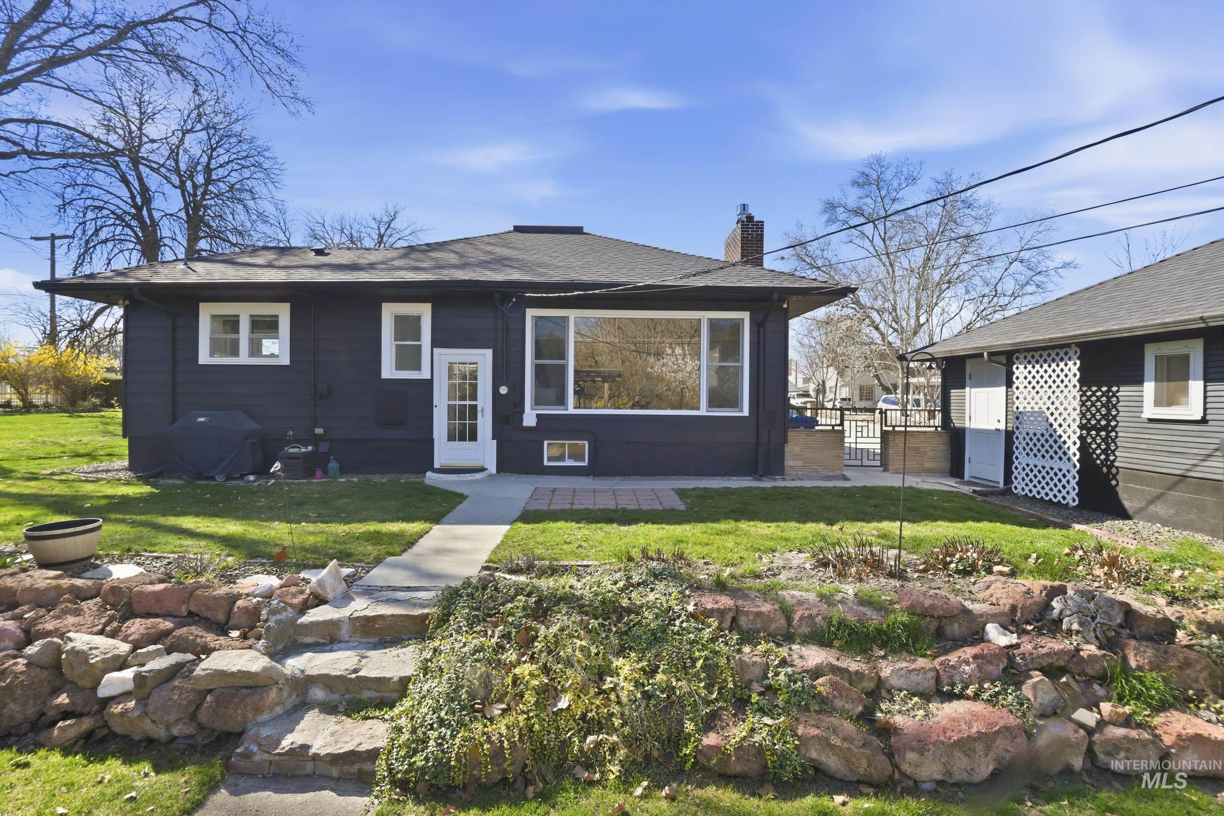 1521 Idaho Avenue, Caldwell, Idaho 83605, 3 Bedrooms, 2 Bathrooms, Residential For Sale, Price $490,000,MLS 98978902