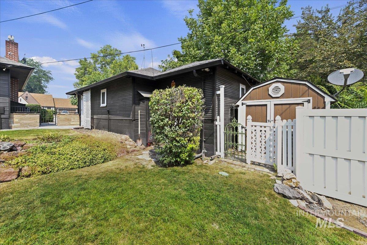 1521 Idaho Avenue, Caldwell, Idaho 83605, 3 Bedrooms, 2 Bathrooms, Residential For Sale, Price $490,000,MLS 98978902