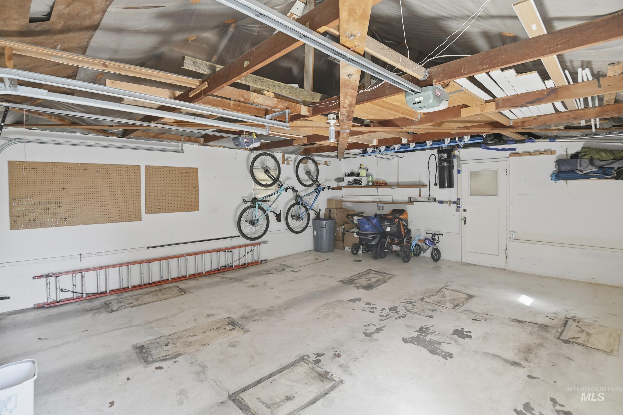 1521 Idaho Avenue, Caldwell, Idaho 83605, 3 Bedrooms, 2 Bathrooms, Residential For Sale, Price $490,000,MLS 98978902