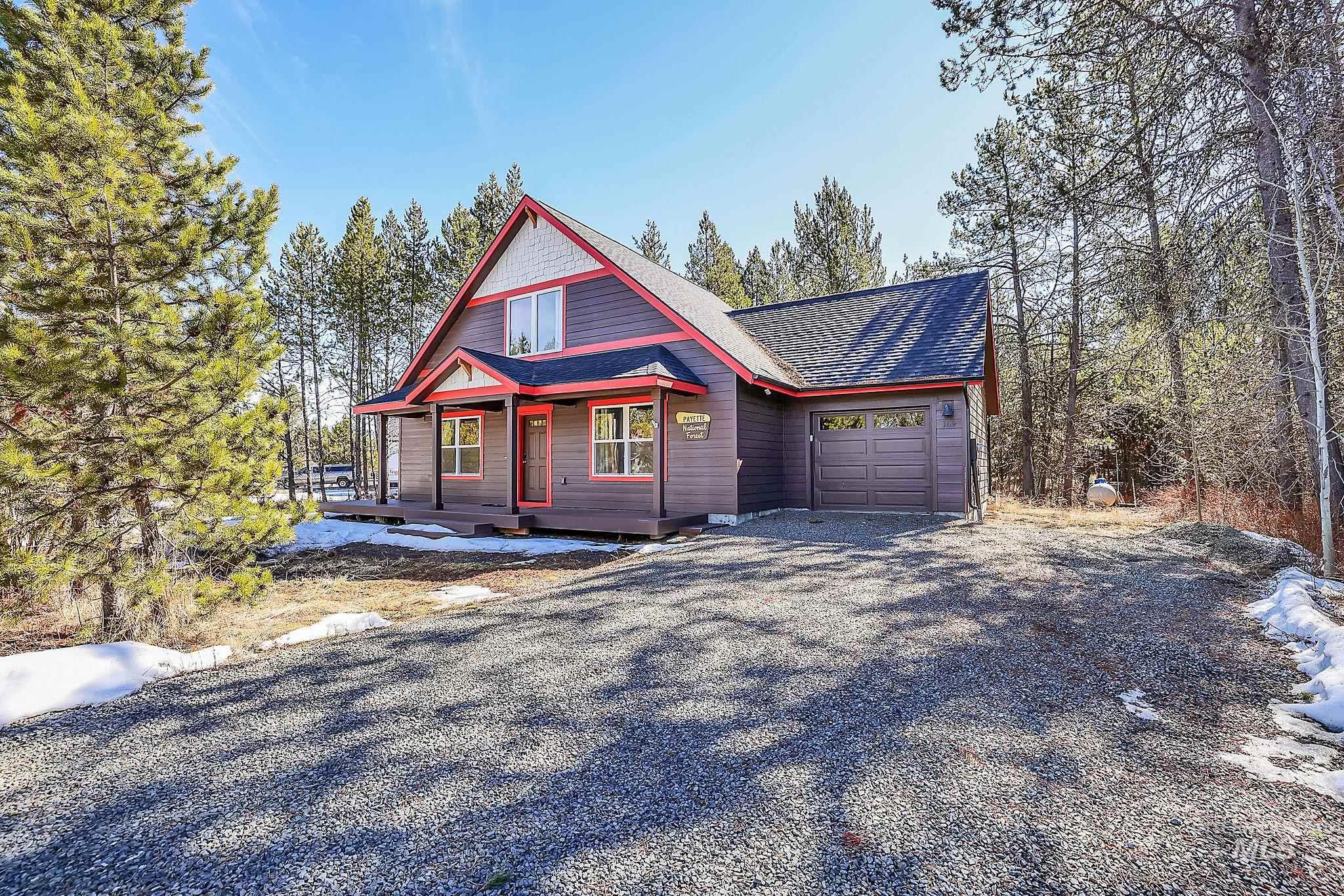169 Durham Lane, Donnelly, Idaho 83615, 2 Bedrooms, 2.5 Bathrooms, Residential For Sale, Price $599,000,MLS 98978904