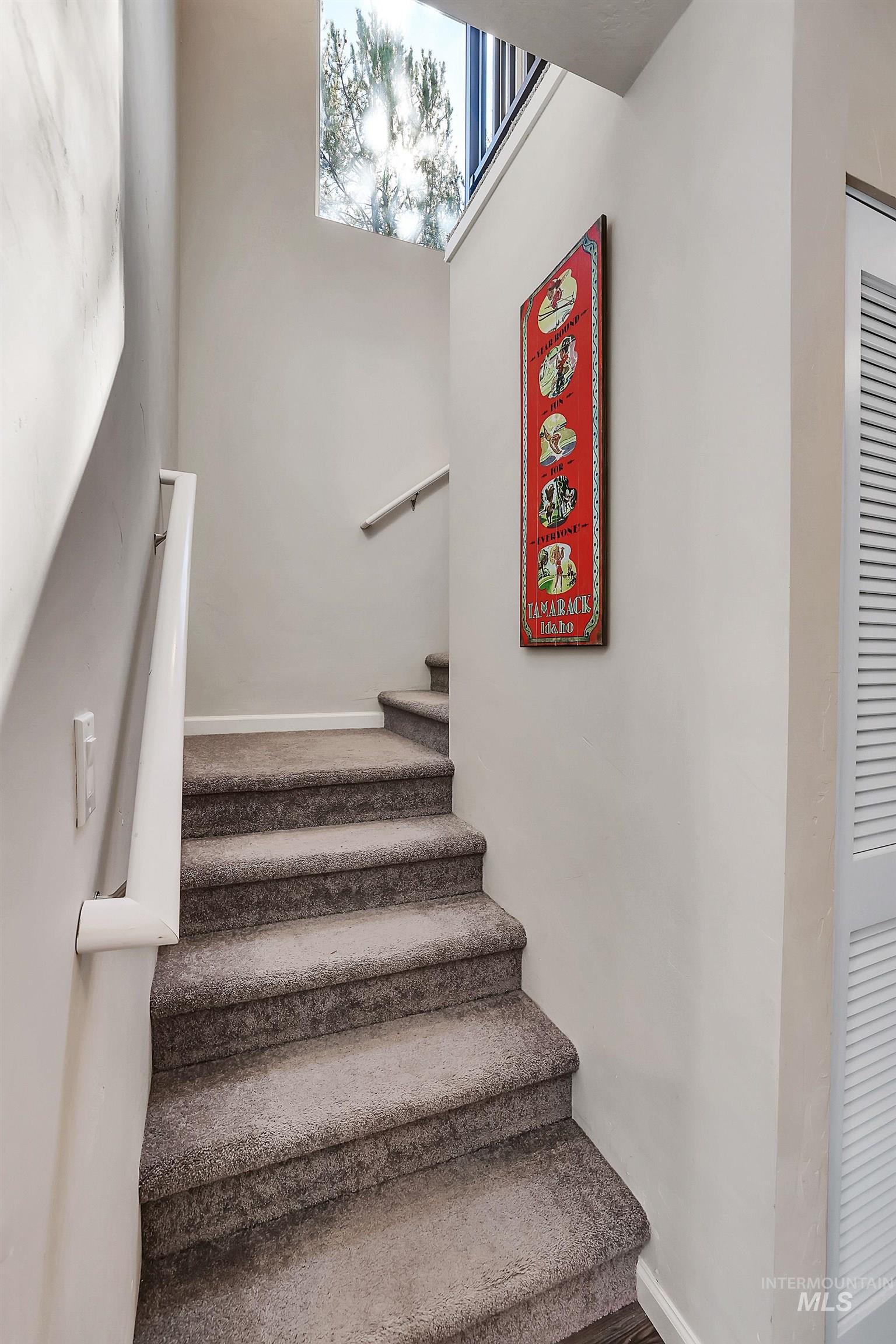 169 Durham Lane, Donnelly, Idaho 83615, 2 Bedrooms, 2.5 Bathrooms, Residential For Sale, Price $599,000,MLS 98978904