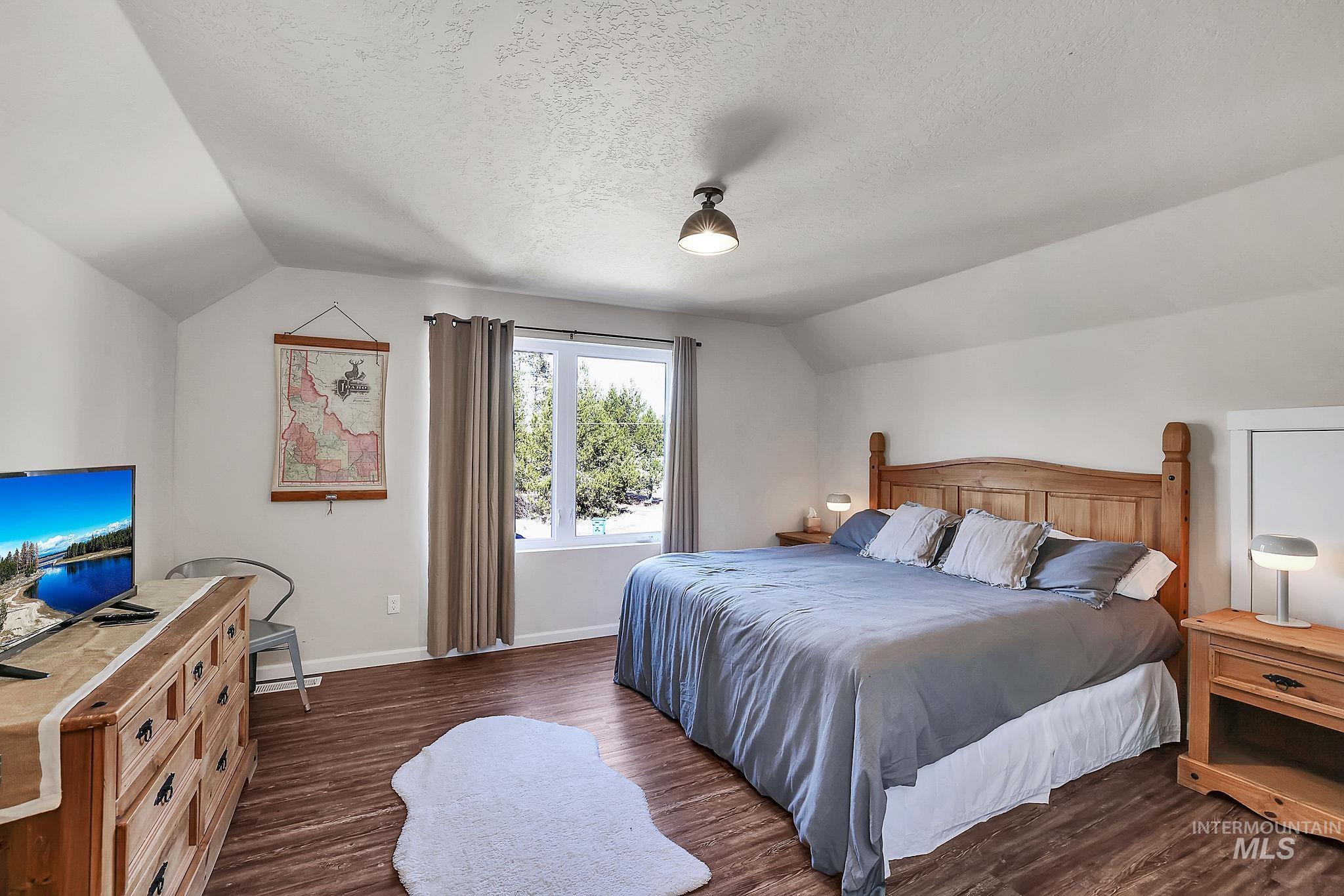 169 Durham Lane, Donnelly, Idaho 83615, 2 Bedrooms, 2.5 Bathrooms, Residential For Sale, Price $599,000,MLS 98978904