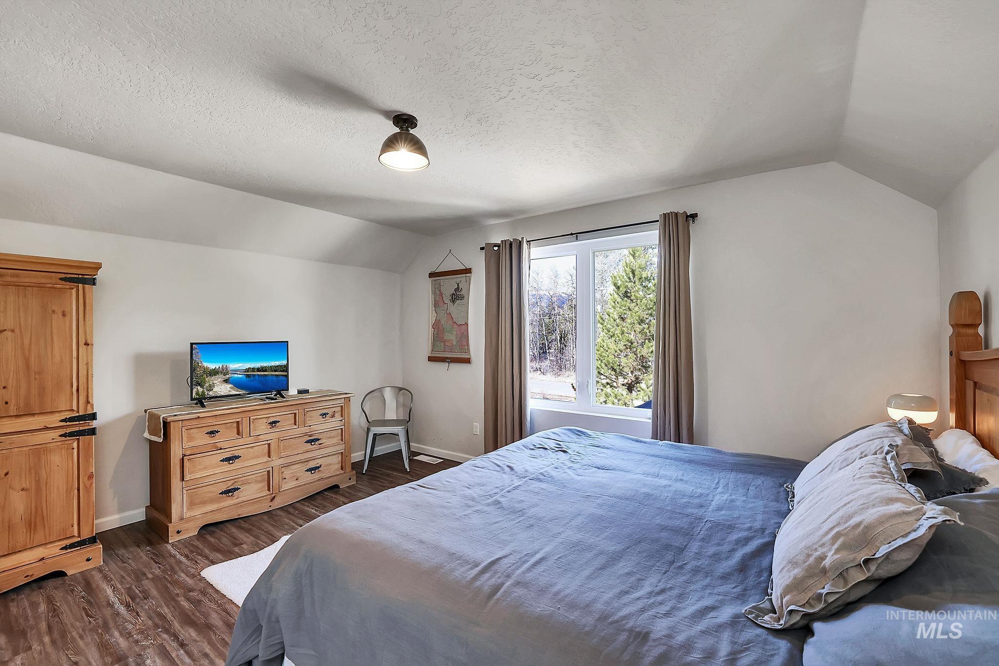 169 Durham Lane, Donnelly, Idaho 83615, 2 Bedrooms, 2.5 Bathrooms, Residential For Sale, Price $599,000,MLS 98978904