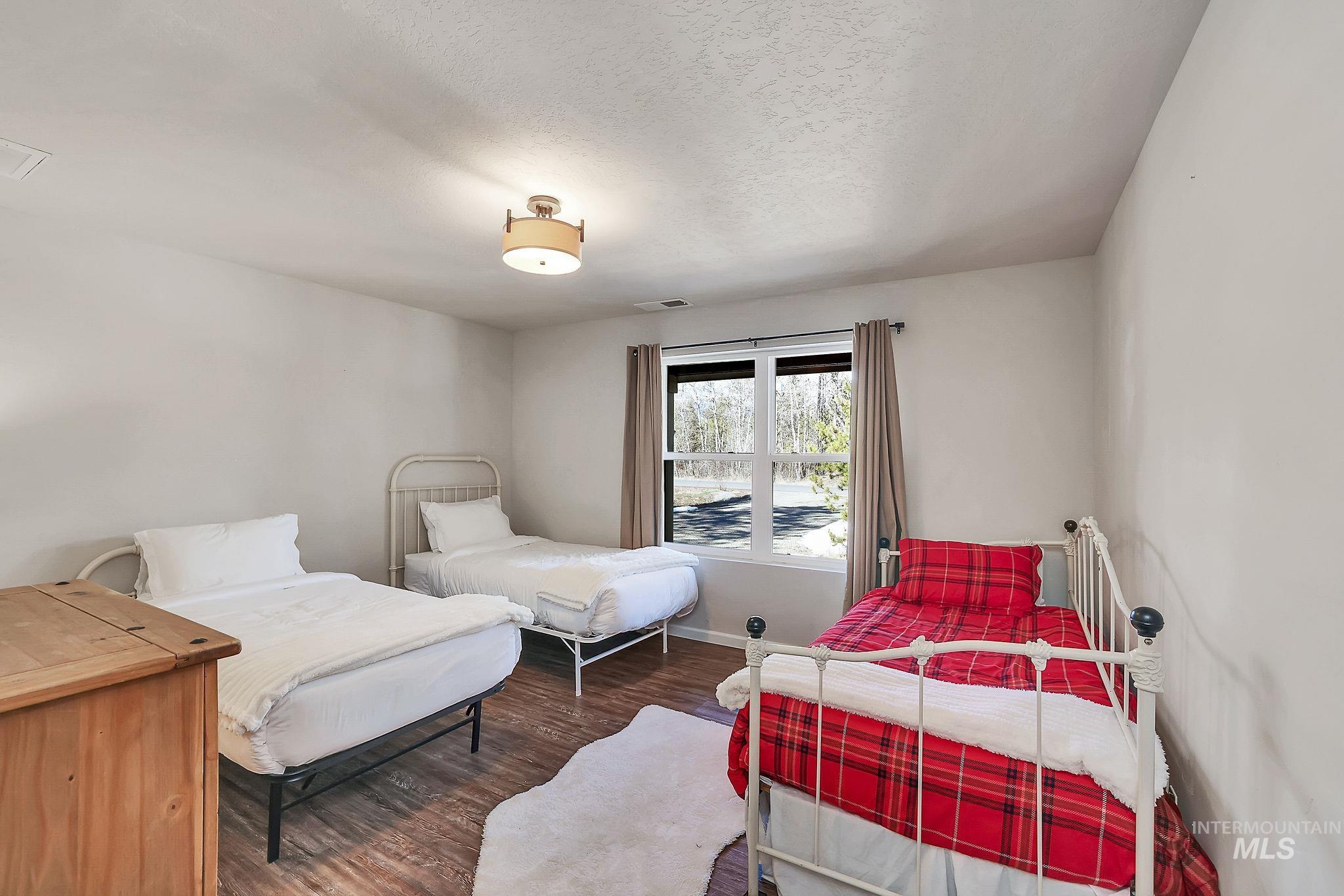 169 Durham Lane, Donnelly, Idaho 83615, 2 Bedrooms, 2.5 Bathrooms, Residential For Sale, Price $599,000,MLS 98978904