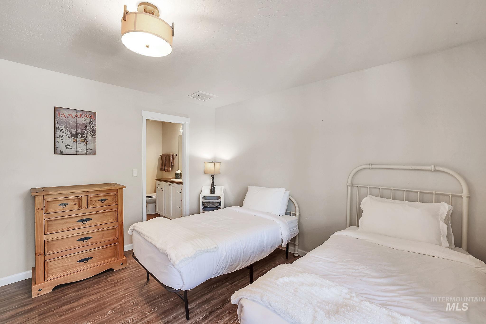 169 Durham Lane, Donnelly, Idaho 83615, 2 Bedrooms, 2.5 Bathrooms, Residential For Sale, Price $599,000,MLS 98978904