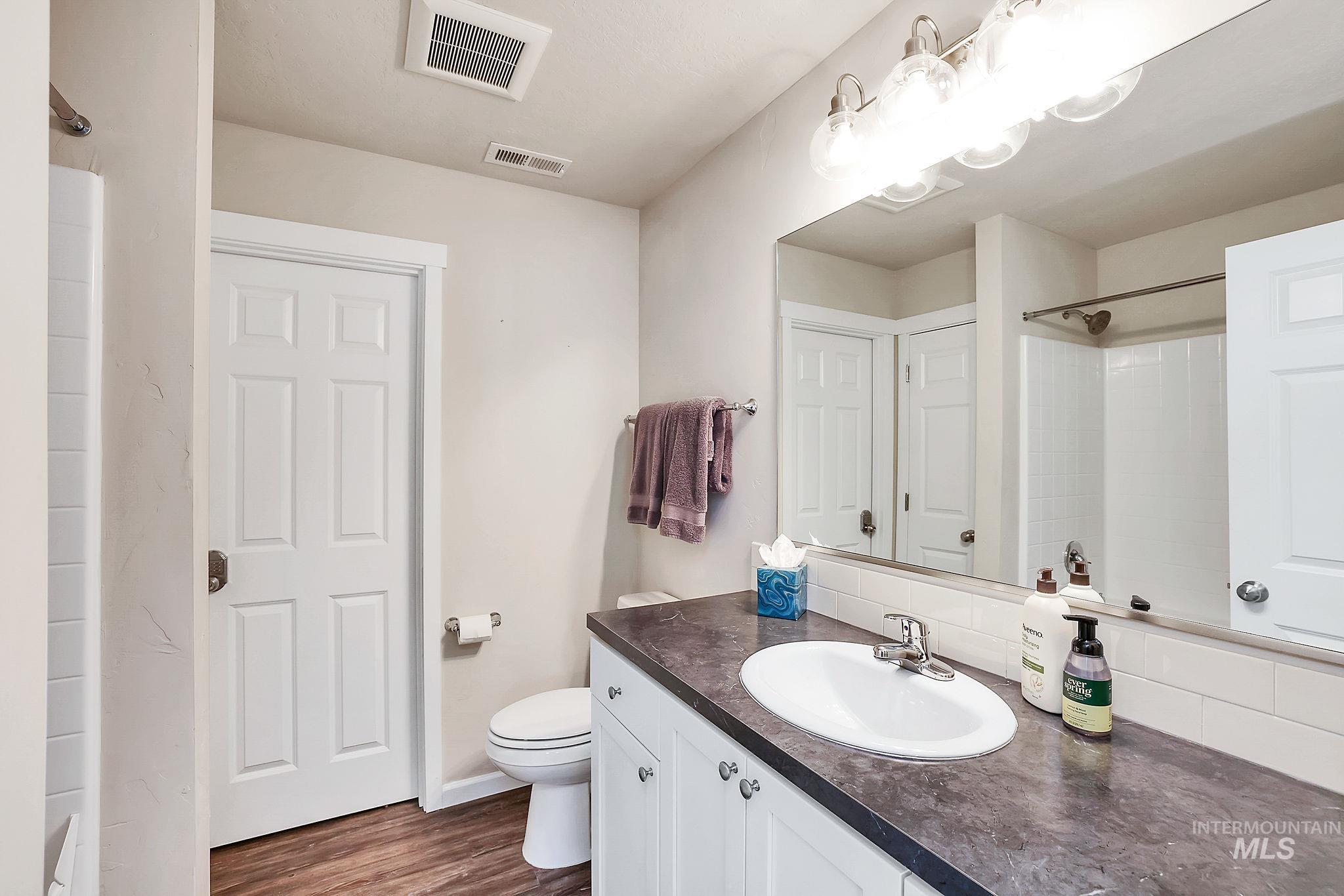 169 Durham Lane, Donnelly, Idaho 83615, 2 Bedrooms, 2.5 Bathrooms, Residential For Sale, Price $599,000,MLS 98978904