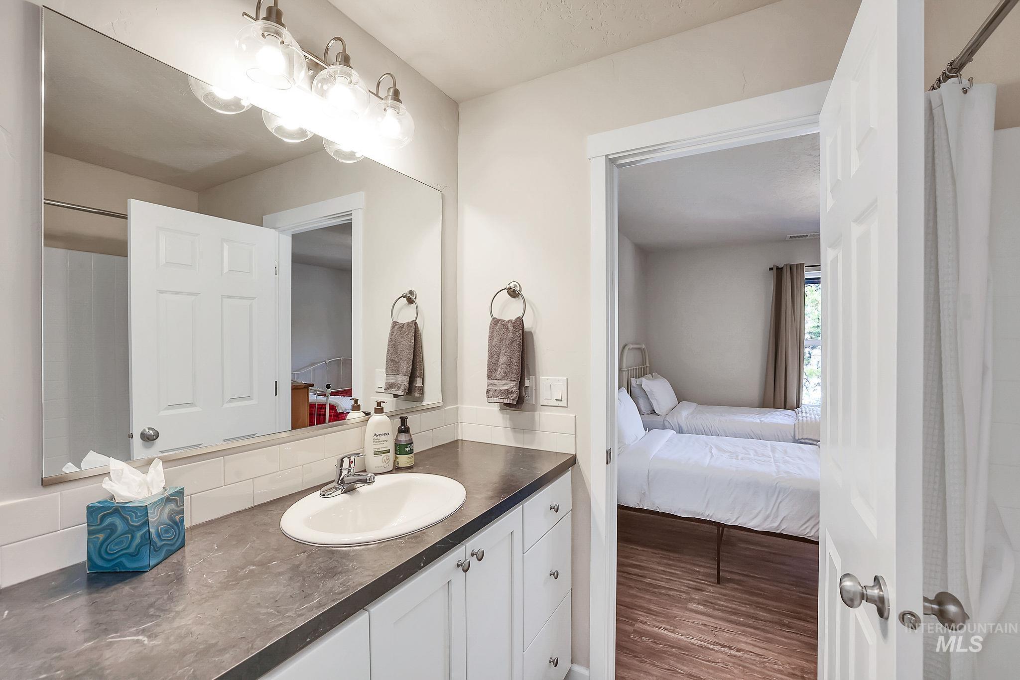 169 Durham Lane, Donnelly, Idaho 83615, 2 Bedrooms, 2.5 Bathrooms, Residential For Sale, Price $599,000,MLS 98978904