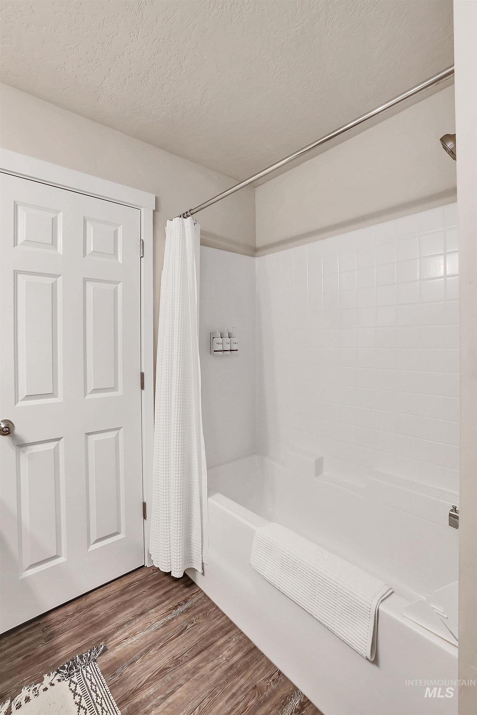 169 Durham Lane, Donnelly, Idaho 83615, 2 Bedrooms, 2.5 Bathrooms, Residential For Sale, Price $599,000,MLS 98978904