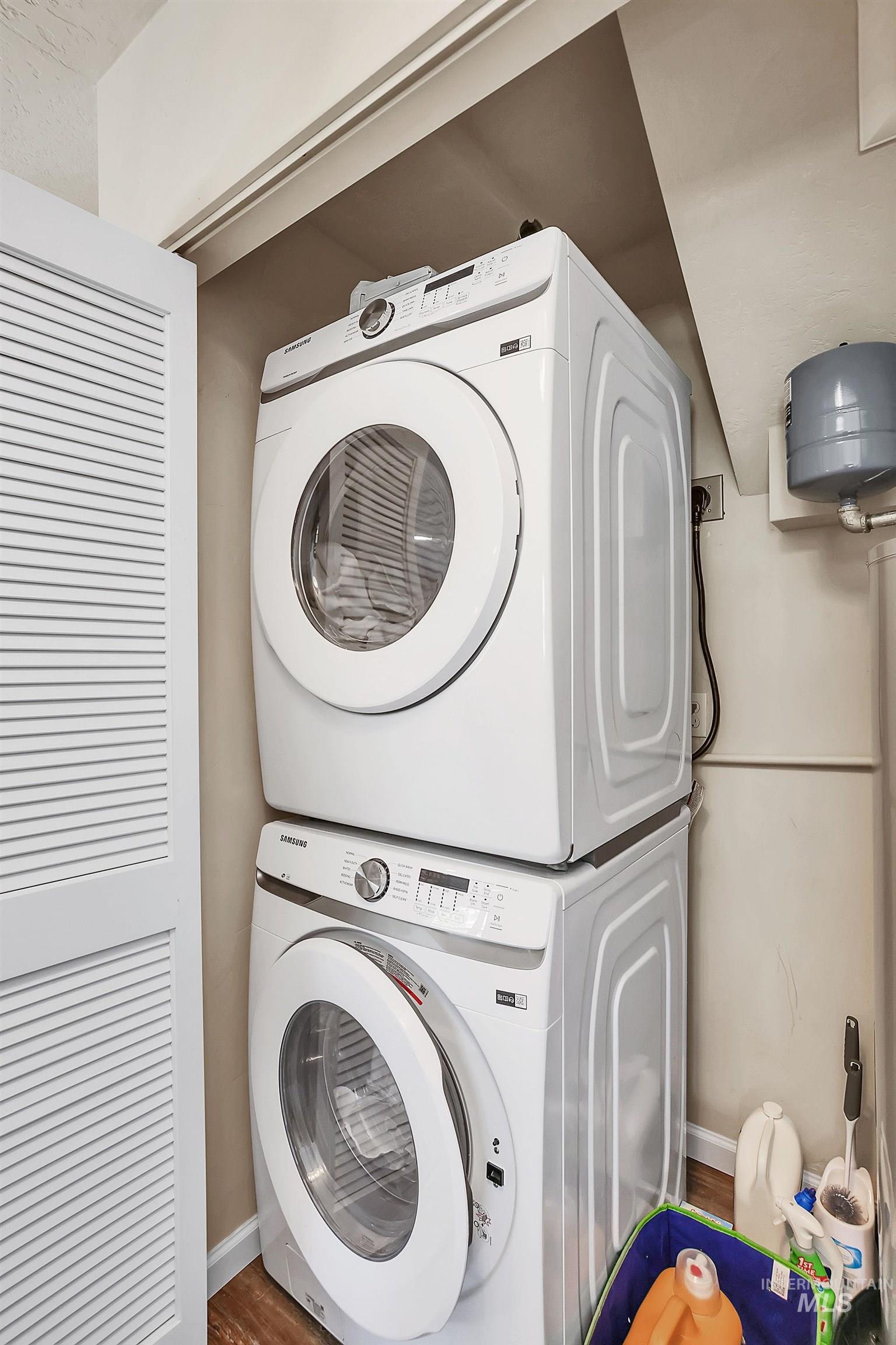 169 Durham Lane, Donnelly, Idaho 83615, 2 Bedrooms, 2.5 Bathrooms, Residential For Sale, Price $599,000,MLS 98978904