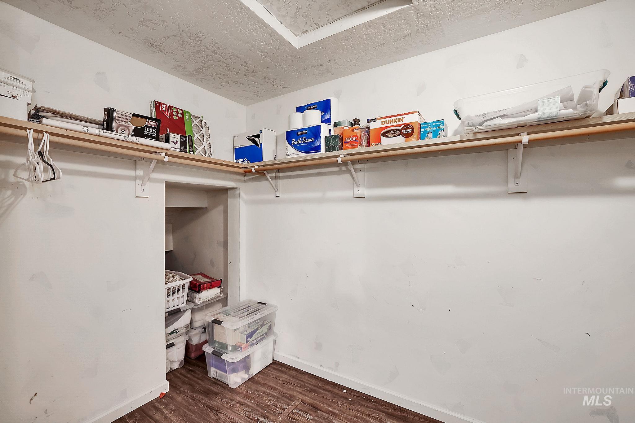 169 Durham Lane, Donnelly, Idaho 83615, 2 Bedrooms, 2.5 Bathrooms, Residential For Sale, Price $599,000,MLS 98978904