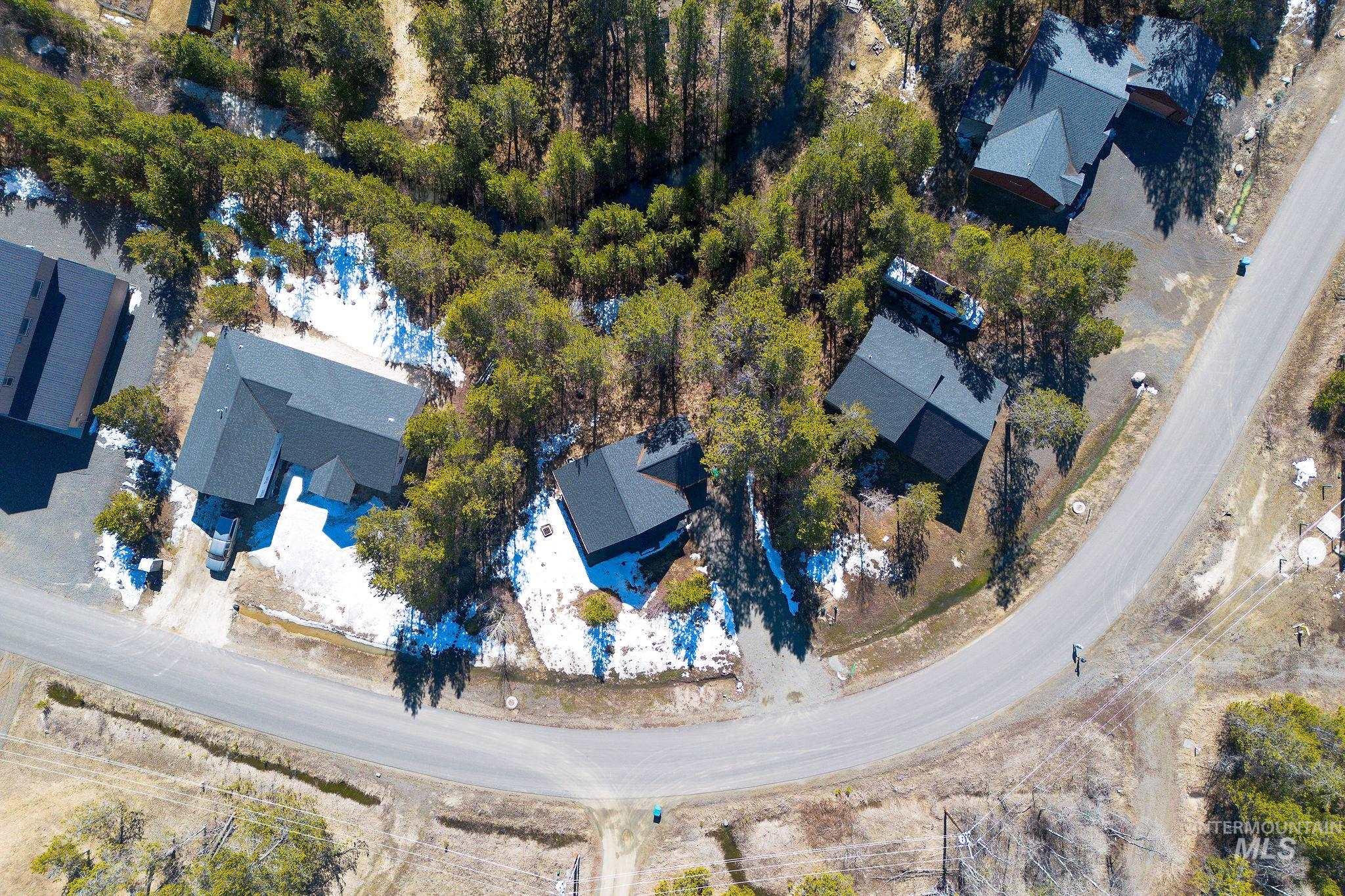 169 Durham Lane, Donnelly, Idaho 83615, 2 Bedrooms, 2.5 Bathrooms, Residential For Sale, Price $599,000,MLS 98978904