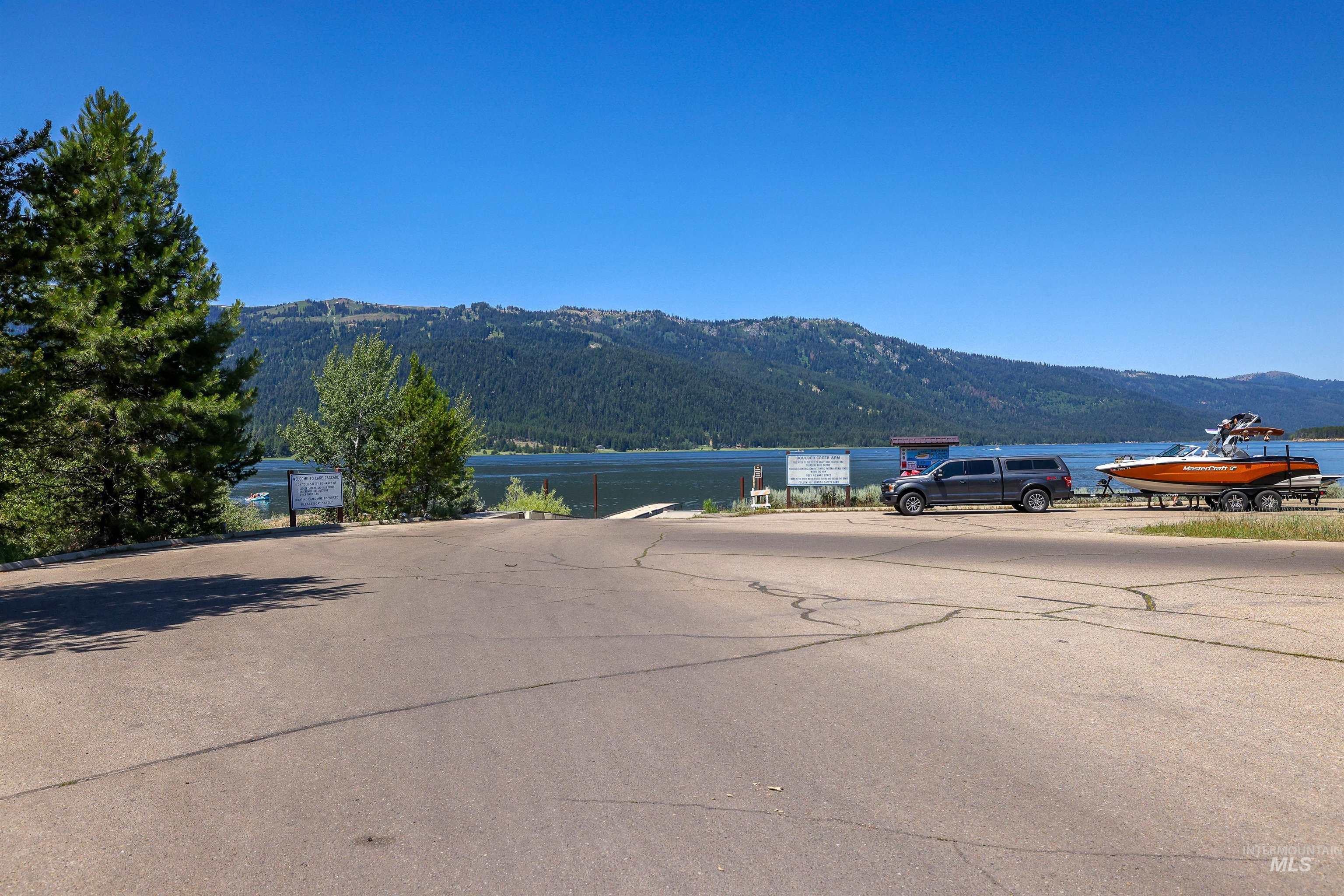 169 Durham Lane, Donnelly, Idaho 83615, 2 Bedrooms, 2.5 Bathrooms, Residential For Sale, Price $599,000,MLS 98978904