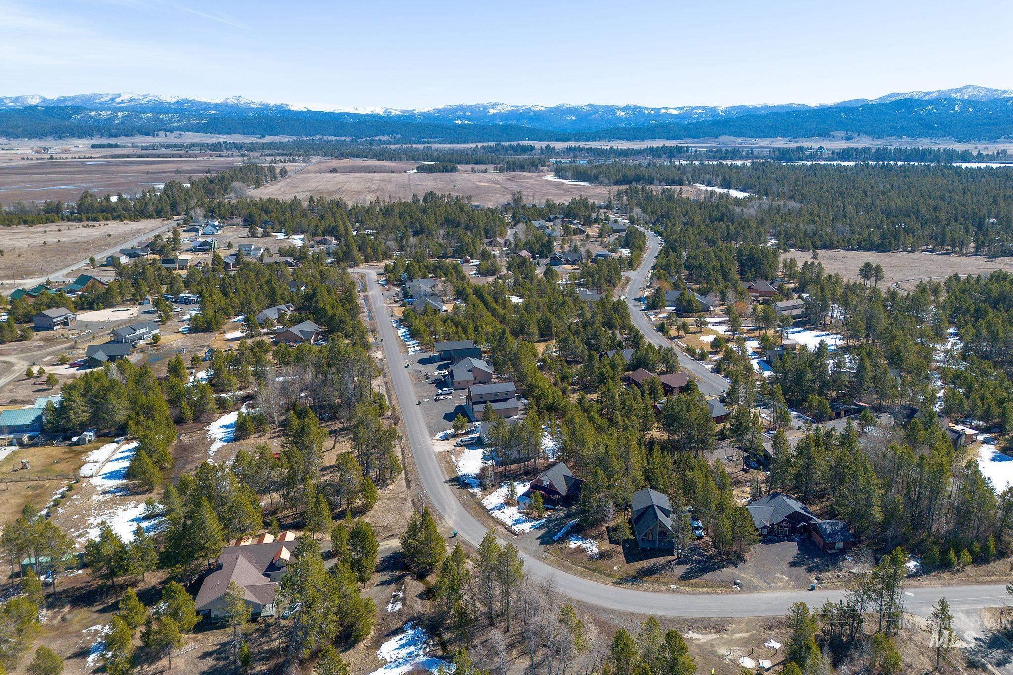 169 Durham Lane, Donnelly, Idaho 83615, 2 Bedrooms, 2.5 Bathrooms, Residential For Sale, Price $599,000,MLS 98978904