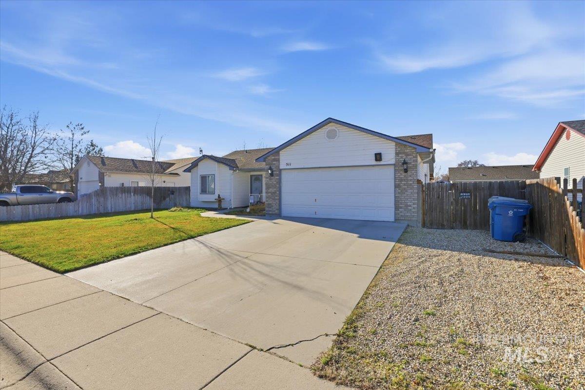 511 S Valley Drive, Nampa, Idaho 83686, 3 Bedrooms, 2 Bathrooms, Residential For Sale, Price $349,999,MLS 98978907
