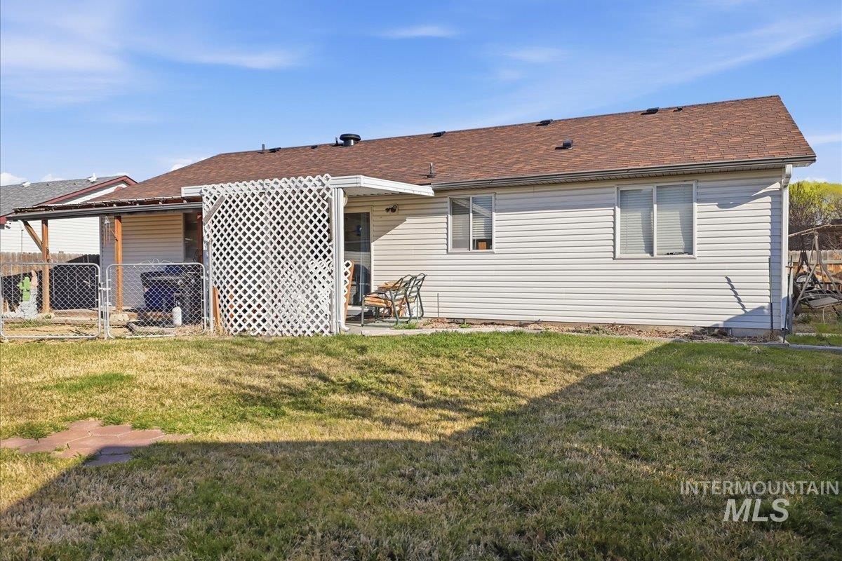511 S Valley Drive, Nampa, Idaho 83686, 3 Bedrooms, 2 Bathrooms, Residential For Sale, Price $349,999,MLS 98978907