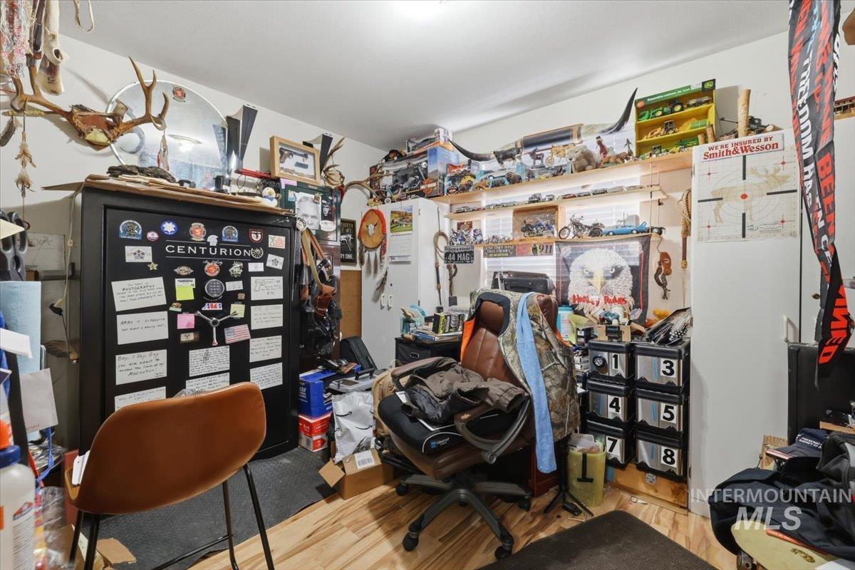 511 S Valley Drive, Nampa, Idaho 83686, 3 Bedrooms, 2 Bathrooms, Residential For Sale, Price $349,999,MLS 98978907