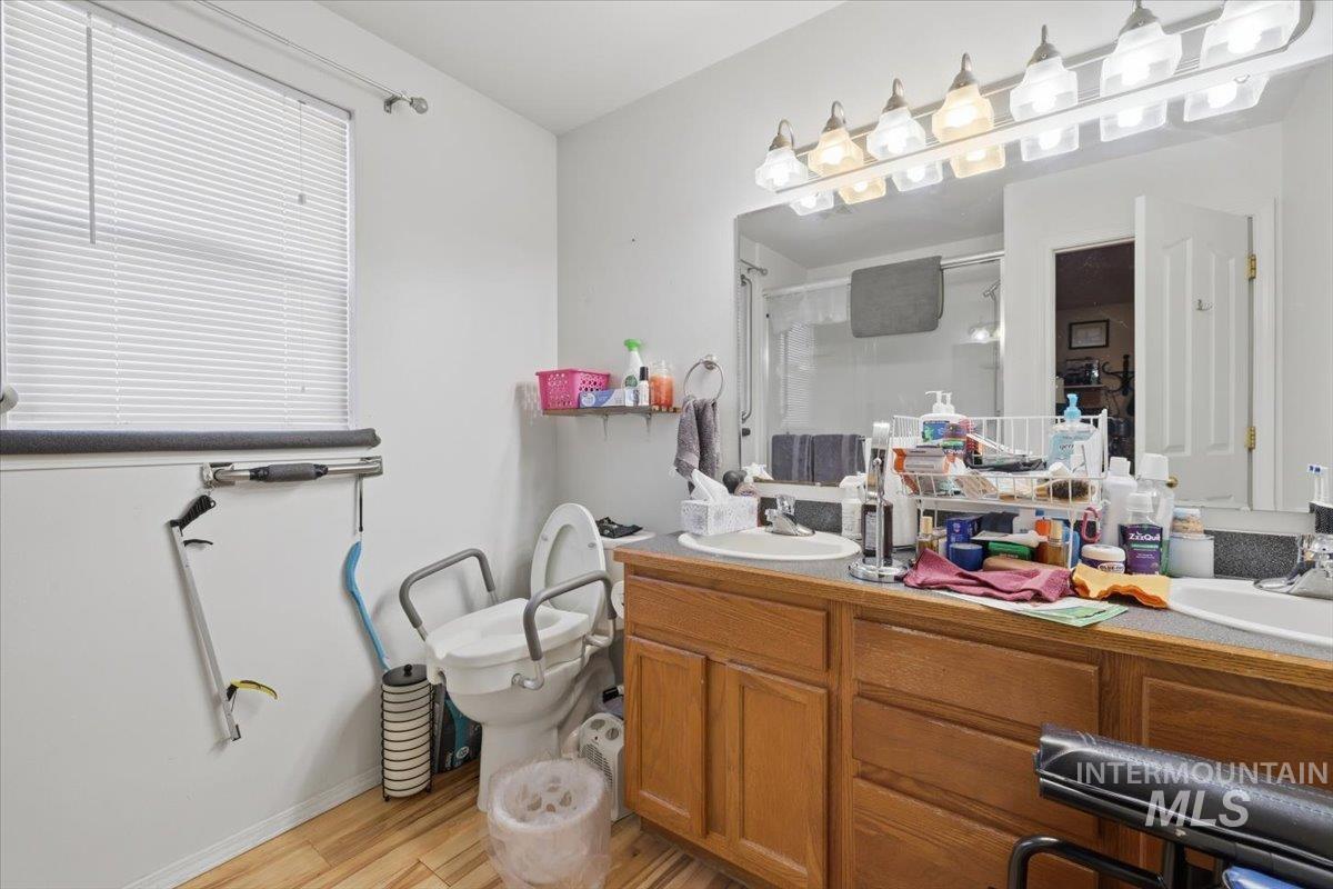 511 S Valley Drive, Nampa, Idaho 83686, 3 Bedrooms, 2 Bathrooms, Residential For Sale, Price $349,999,MLS 98978907