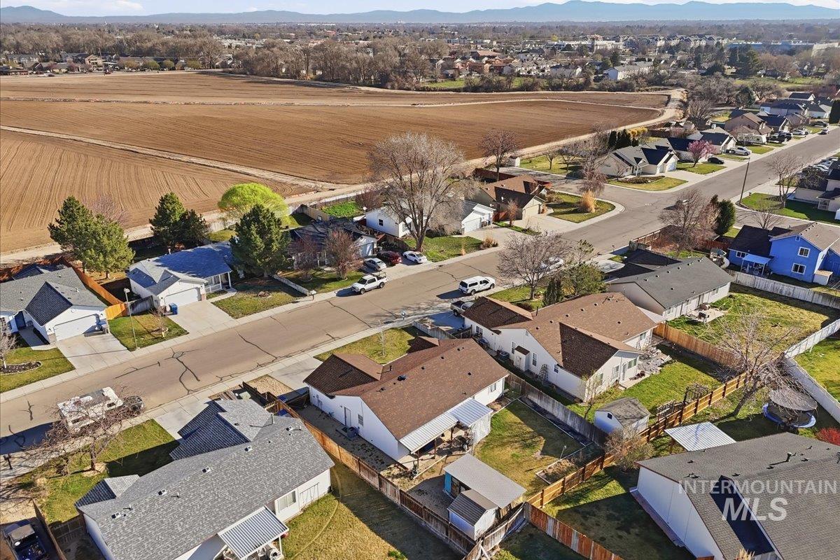 511 S Valley Drive, Nampa, Idaho 83686, 3 Bedrooms, 2 Bathrooms, Residential For Sale, Price $349,999,MLS 98978907