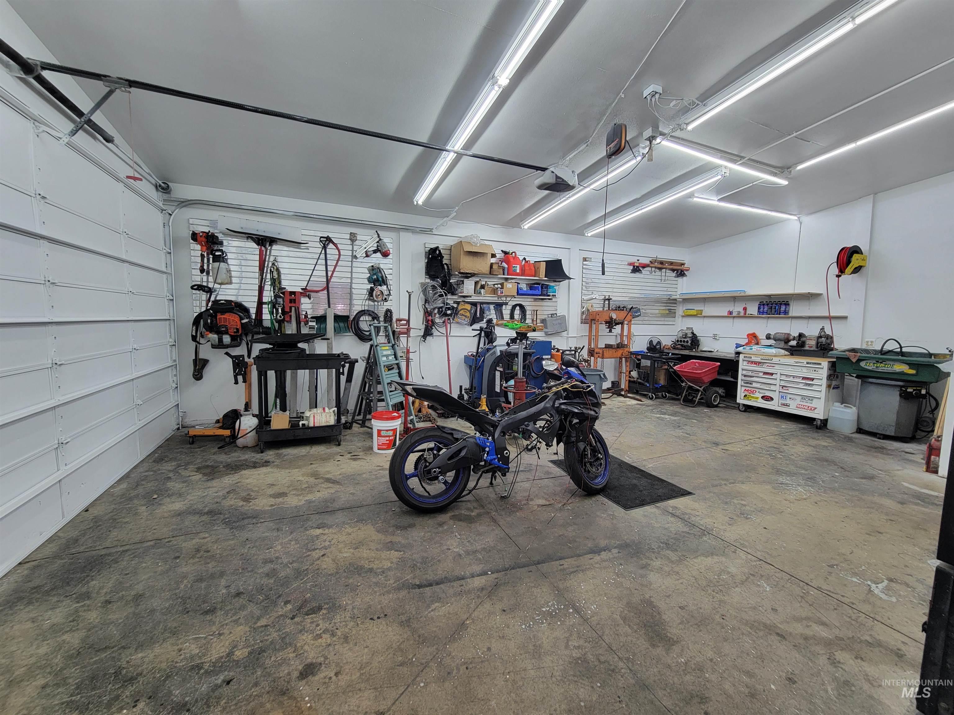 813 E Fairview, Meridian, Idaho 83642, Business/Commercial For Sale, Price $1,800,000,MLS 98978908