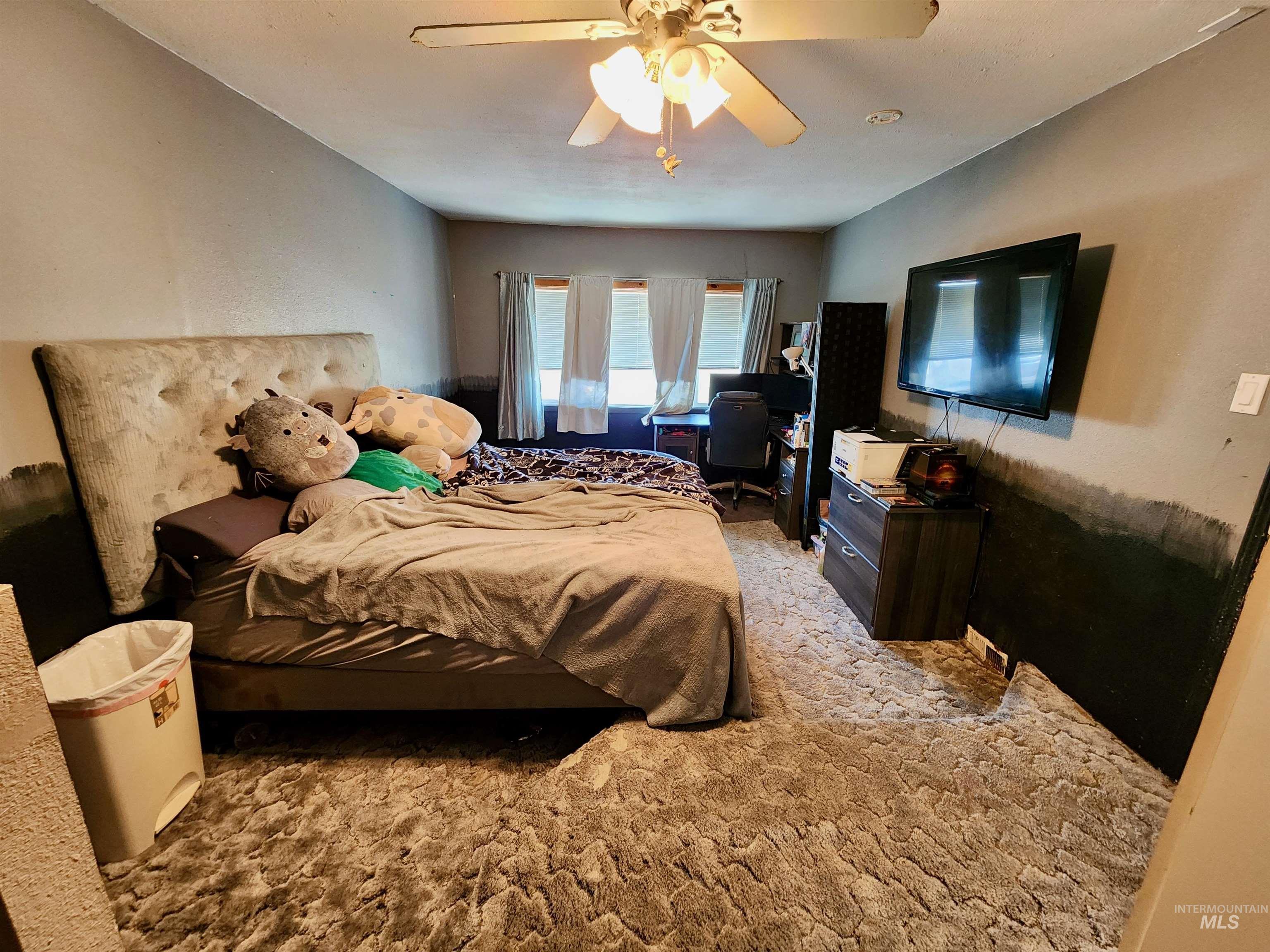 8188 N Pennsylvania Ave, Fruitland, Idaho 83619-3537, 4 Bedrooms, 2 Bathrooms, Residential For Sale, Price $335,000,MLS 98978909