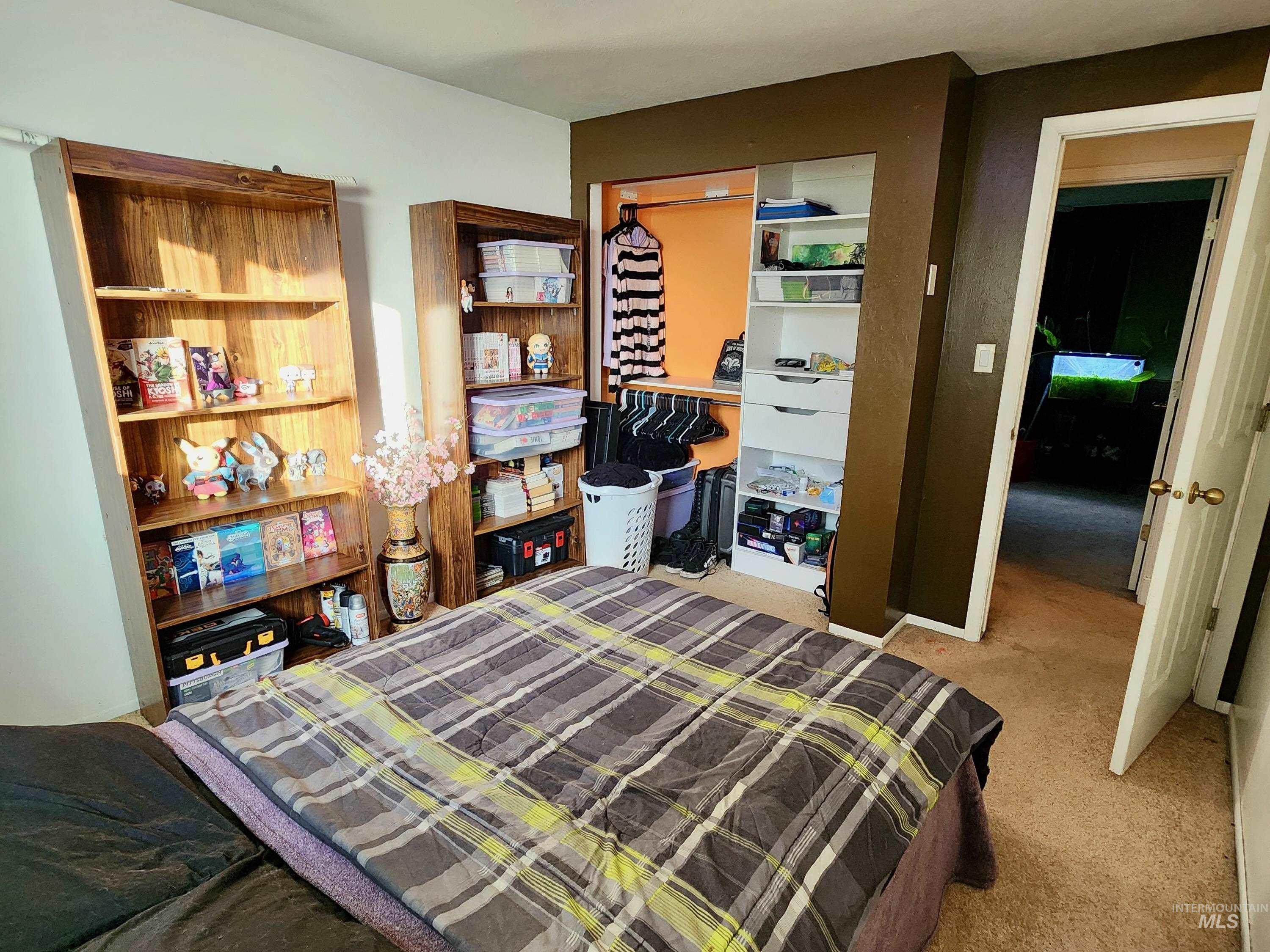 8188 N Pennsylvania Ave, Fruitland, Idaho 83619-3537, 4 Bedrooms, 2 Bathrooms, Residential For Sale, Price $335,000,MLS 98978909