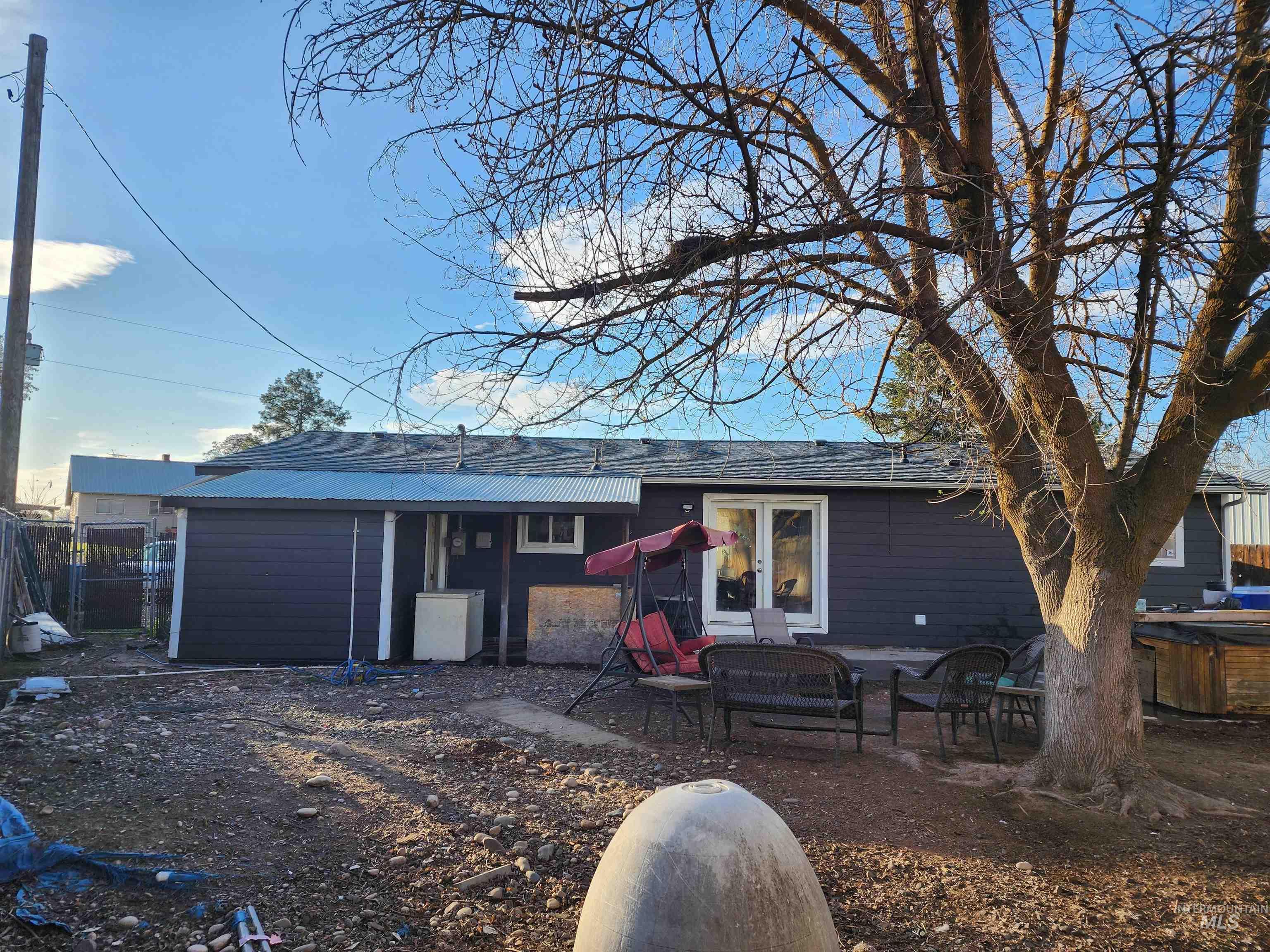 8188 N Pennsylvania Ave, Fruitland, Idaho 83619-3537, 4 Bedrooms, 2 Bathrooms, Residential For Sale, Price $335,000,MLS 98978909