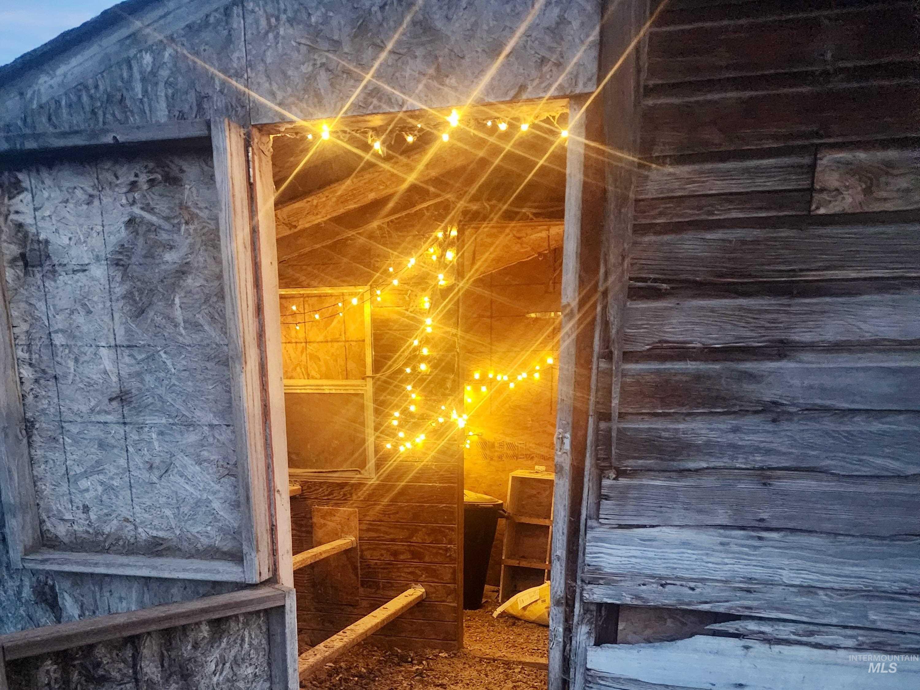 8188 N Pennsylvania Ave, Fruitland, Idaho 83619-3537, 4 Bedrooms, 2 Bathrooms, Residential For Sale, Price $335,000,MLS 98978909