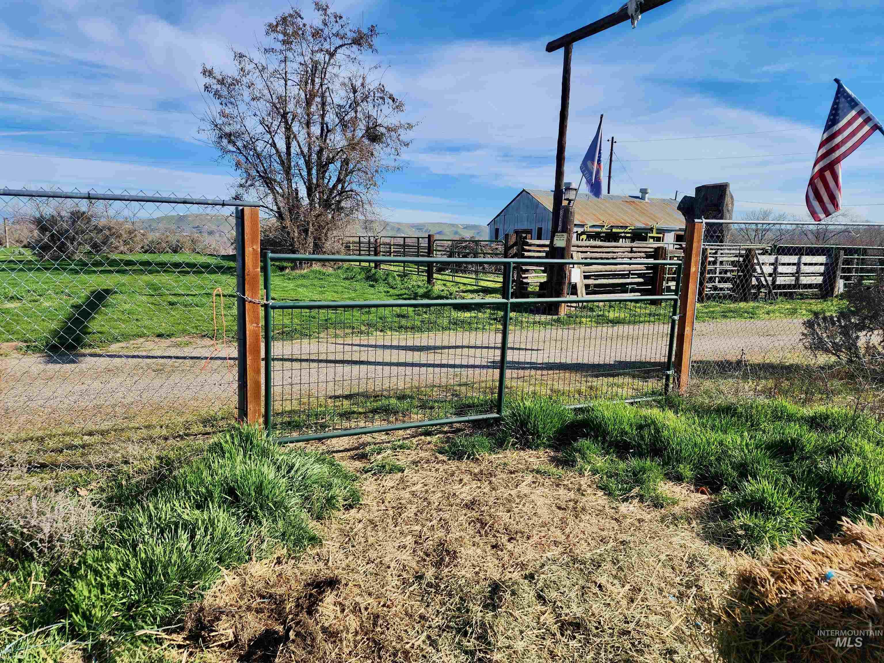 8188 N Pennsylvania Ave, Fruitland, Idaho 83619-3537, 4 Bedrooms, 2 Bathrooms, Residential For Sale, Price $335,000,MLS 98978909