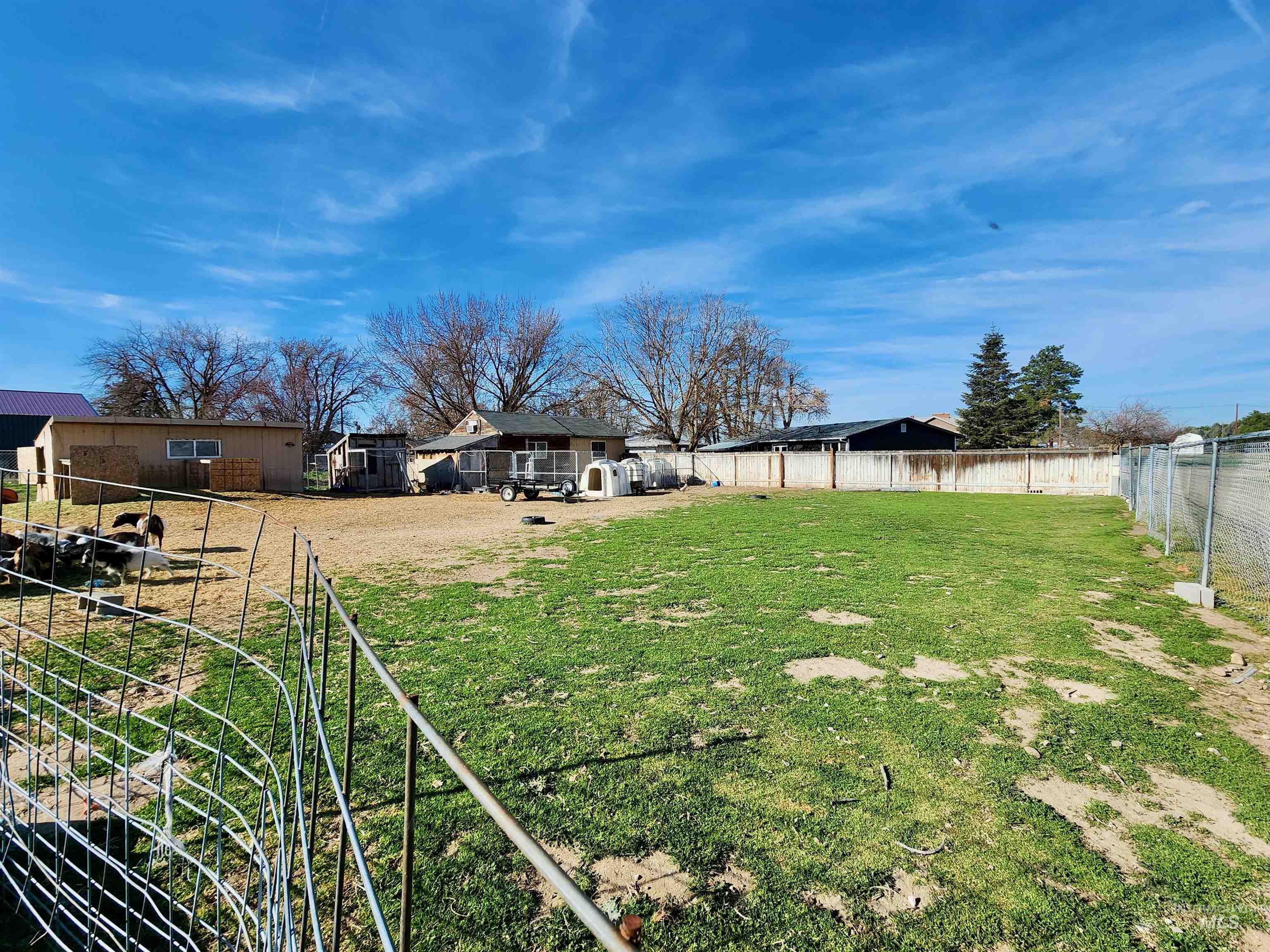 8188 N Pennsylvania Ave, Fruitland, Idaho 83619-3537, 4 Bedrooms, 2 Bathrooms, Residential For Sale, Price $335,000,MLS 98978909