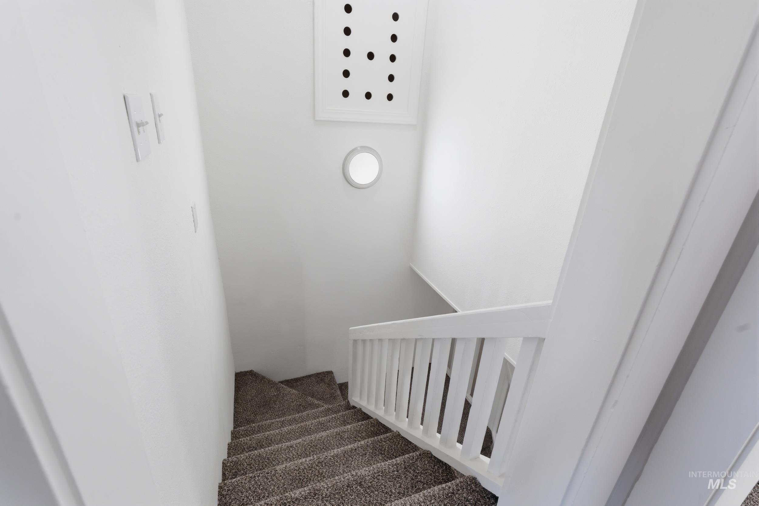 107 W Main St., Declo, Idaho 83323, 7 Bedrooms, 2 Bathrooms, Residential For Sale, Price $329,900,MLS 98978917