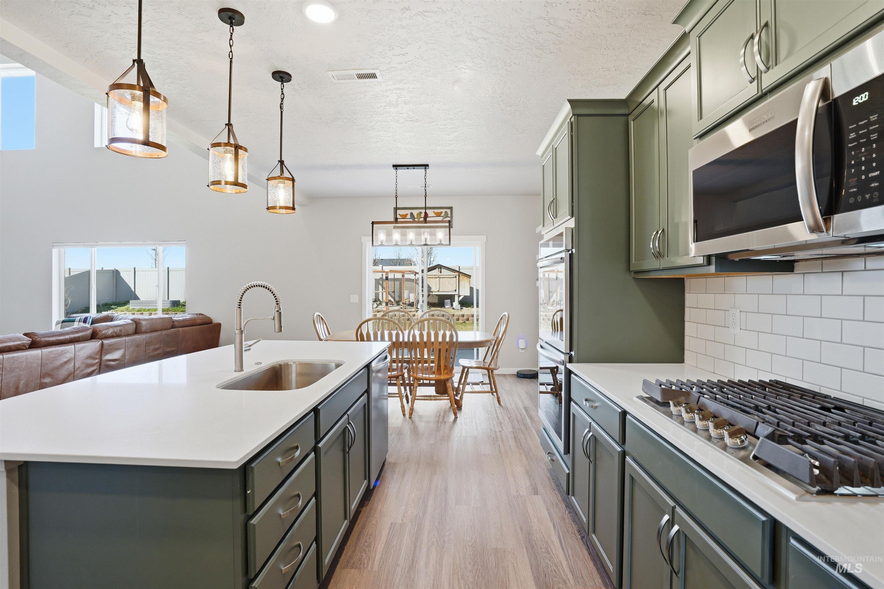 571 Dunmore Ave, Middleton, Idaho 83644, 5 Bedrooms, 3.5 Bathrooms, Residential For Sale, Price $615,000,MLS 98978918