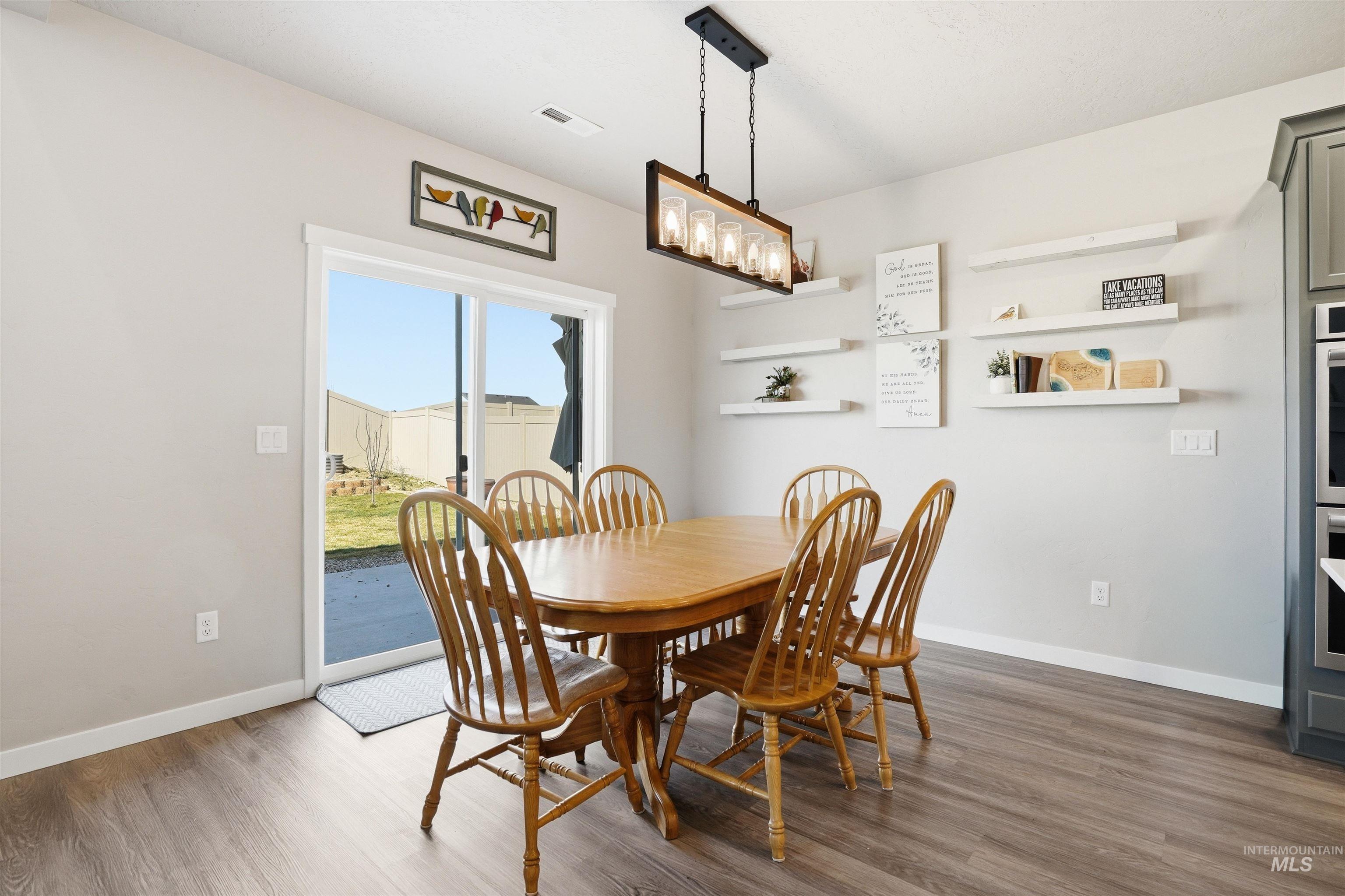 571 Dunmore Ave, Middleton, Idaho 83644, 5 Bedrooms, 3.5 Bathrooms, Residential For Sale, Price $615,000,MLS 98978918