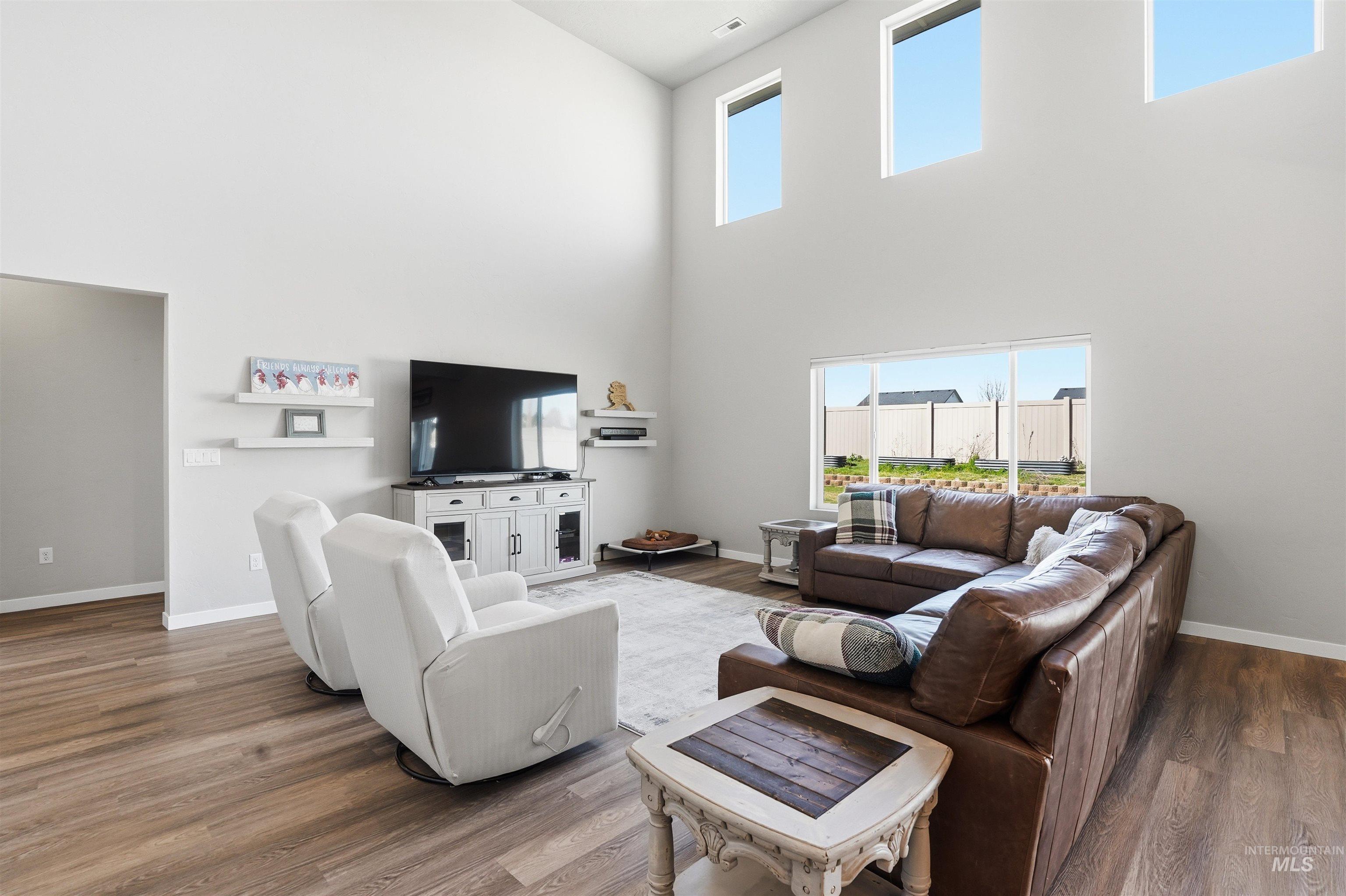 571 Dunmore Ave, Middleton, Idaho 83644, 5 Bedrooms, 3.5 Bathrooms, Residential For Sale, Price $615,000,MLS 98978918