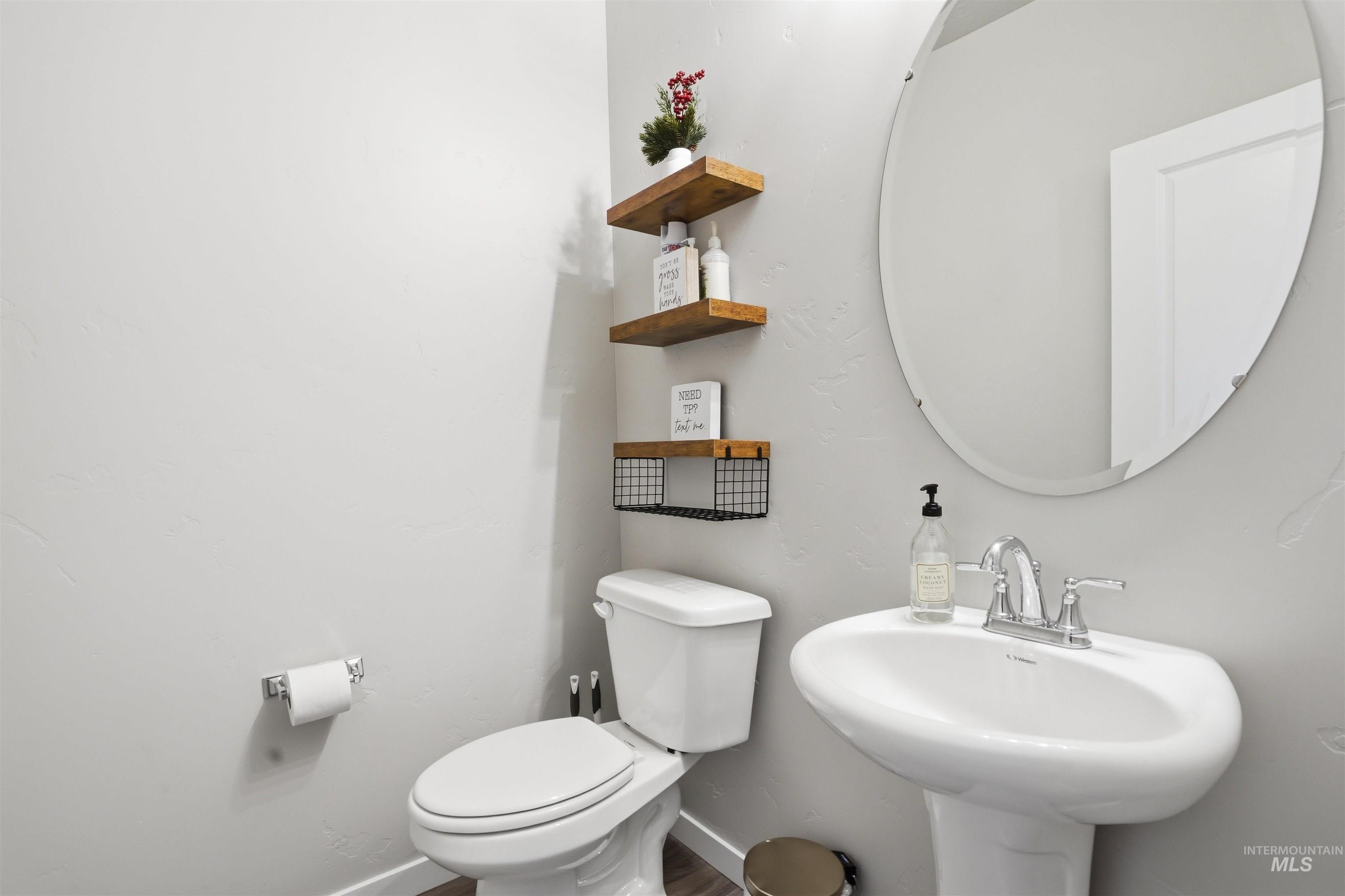 571 Dunmore Ave, Middleton, Idaho 83644, 5 Bedrooms, 3.5 Bathrooms, Residential For Sale, Price $615,000,MLS 98978918