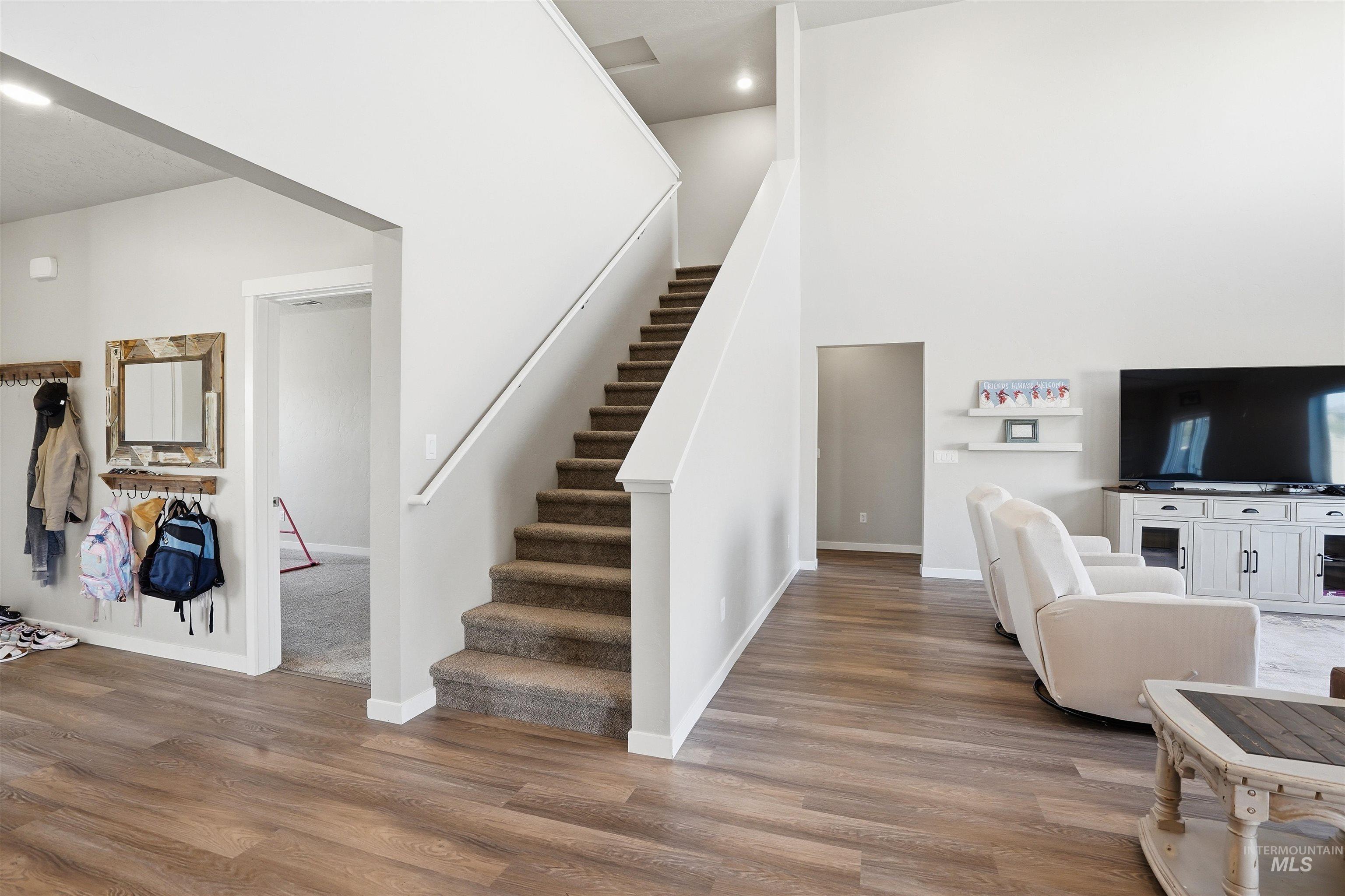 571 Dunmore Ave, Middleton, Idaho 83644, 5 Bedrooms, 3.5 Bathrooms, Residential For Sale, Price $615,000,MLS 98978918