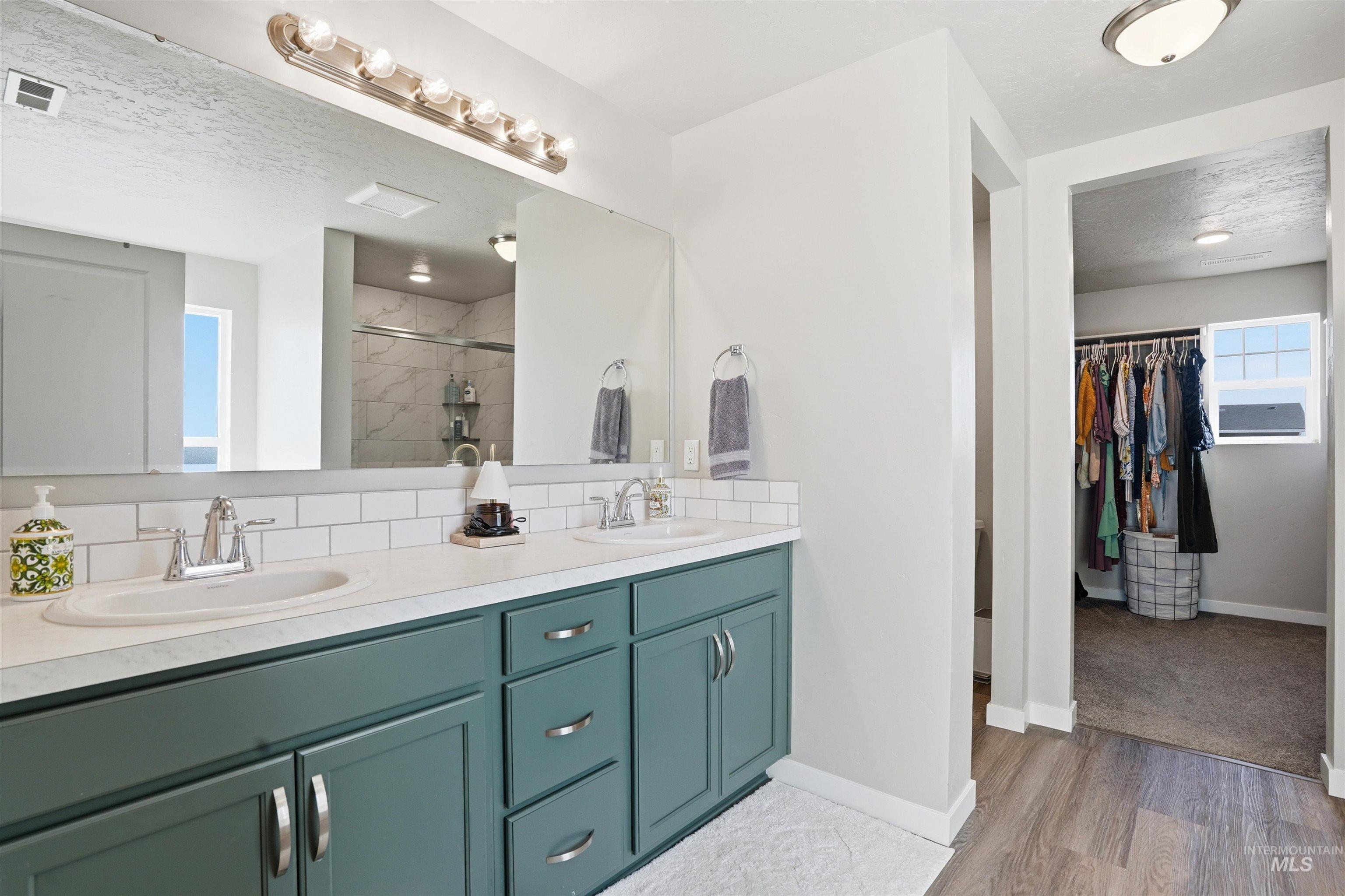 571 Dunmore Ave, Middleton, Idaho 83644, 5 Bedrooms, 3.5 Bathrooms, Residential For Sale, Price $615,000,MLS 98978918