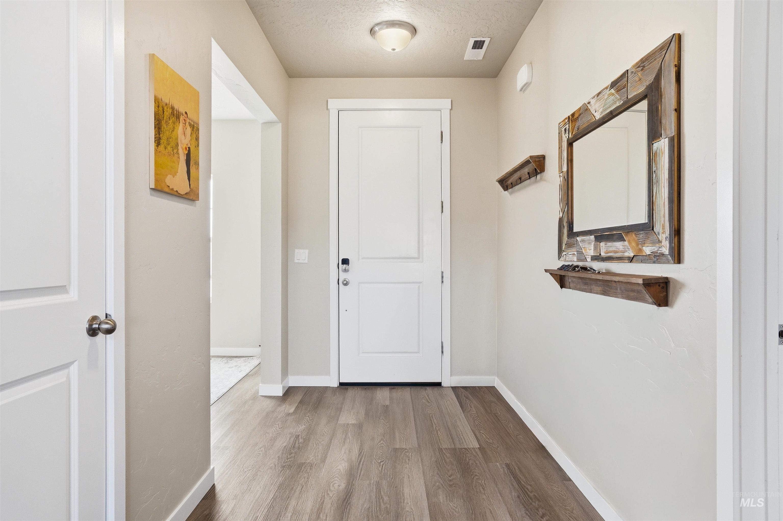 571 Dunmore Ave, Middleton, Idaho 83644, 5 Bedrooms, 3.5 Bathrooms, Residential For Sale, Price $615,000,MLS 98978918