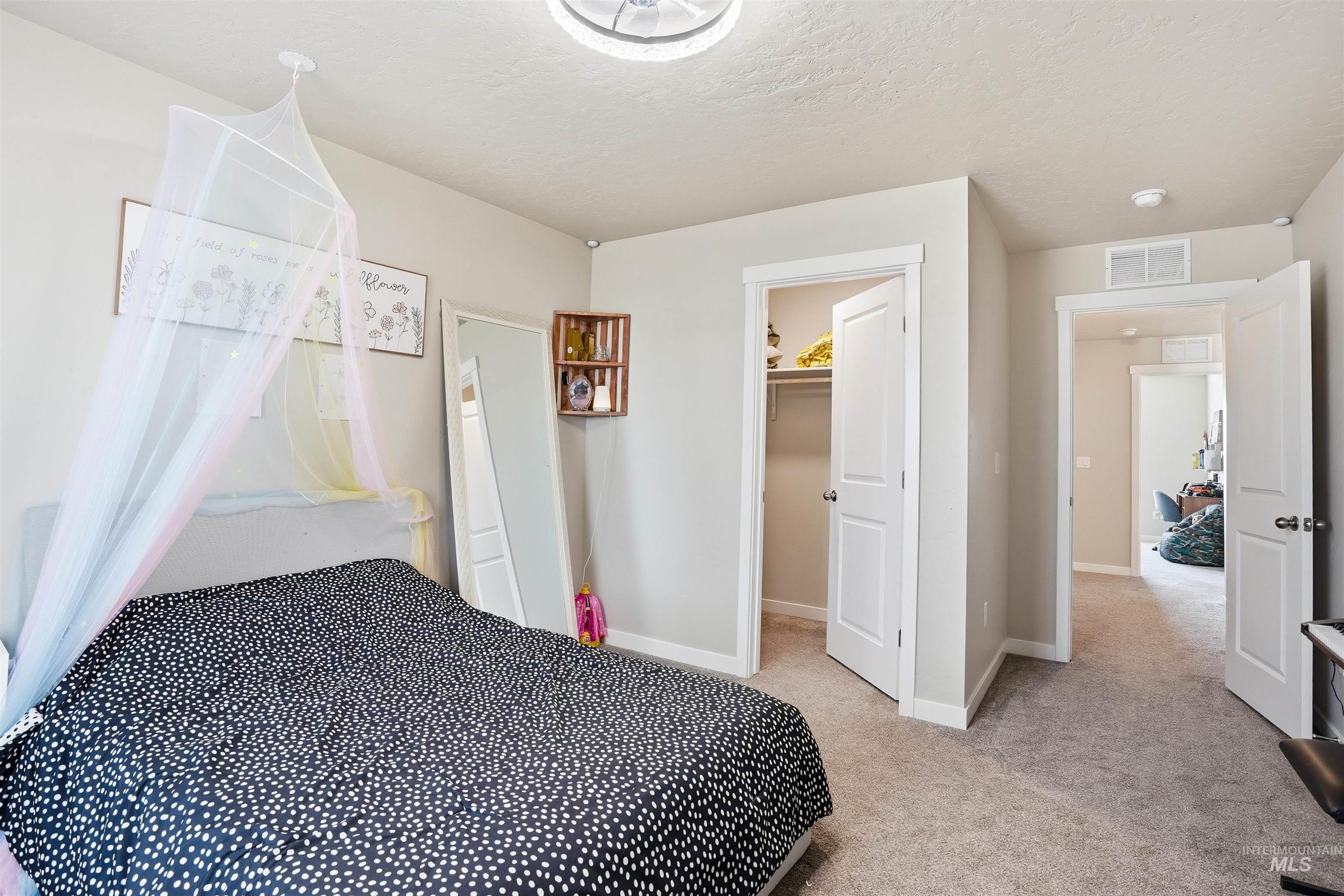 571 Dunmore Ave, Middleton, Idaho 83644, 5 Bedrooms, 3.5 Bathrooms, Residential For Sale, Price $615,000,MLS 98978918