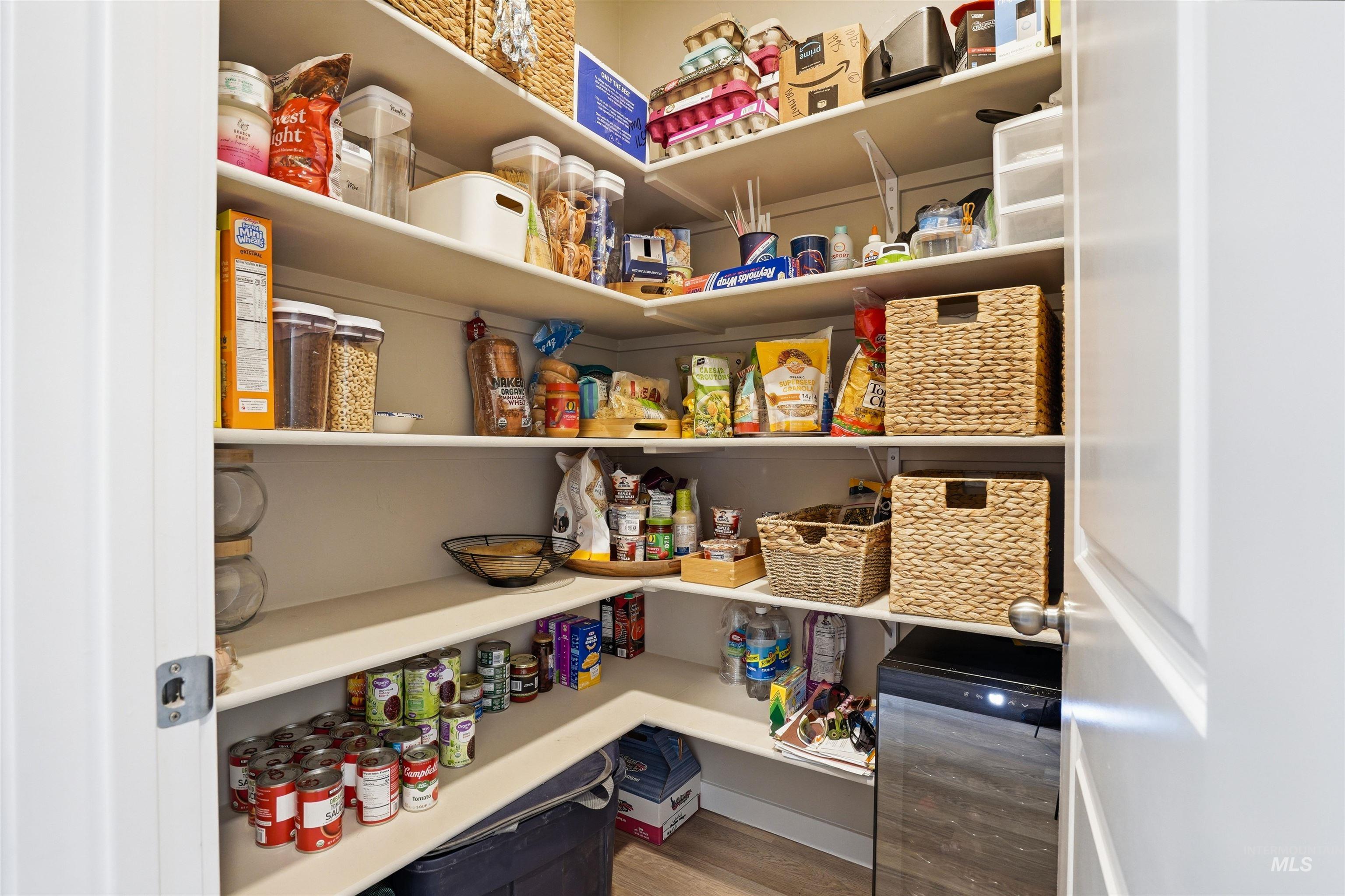 571 Dunmore Ave, Middleton, Idaho 83644, 5 Bedrooms, 3.5 Bathrooms, Residential For Sale, Price $615,000,MLS 98978918